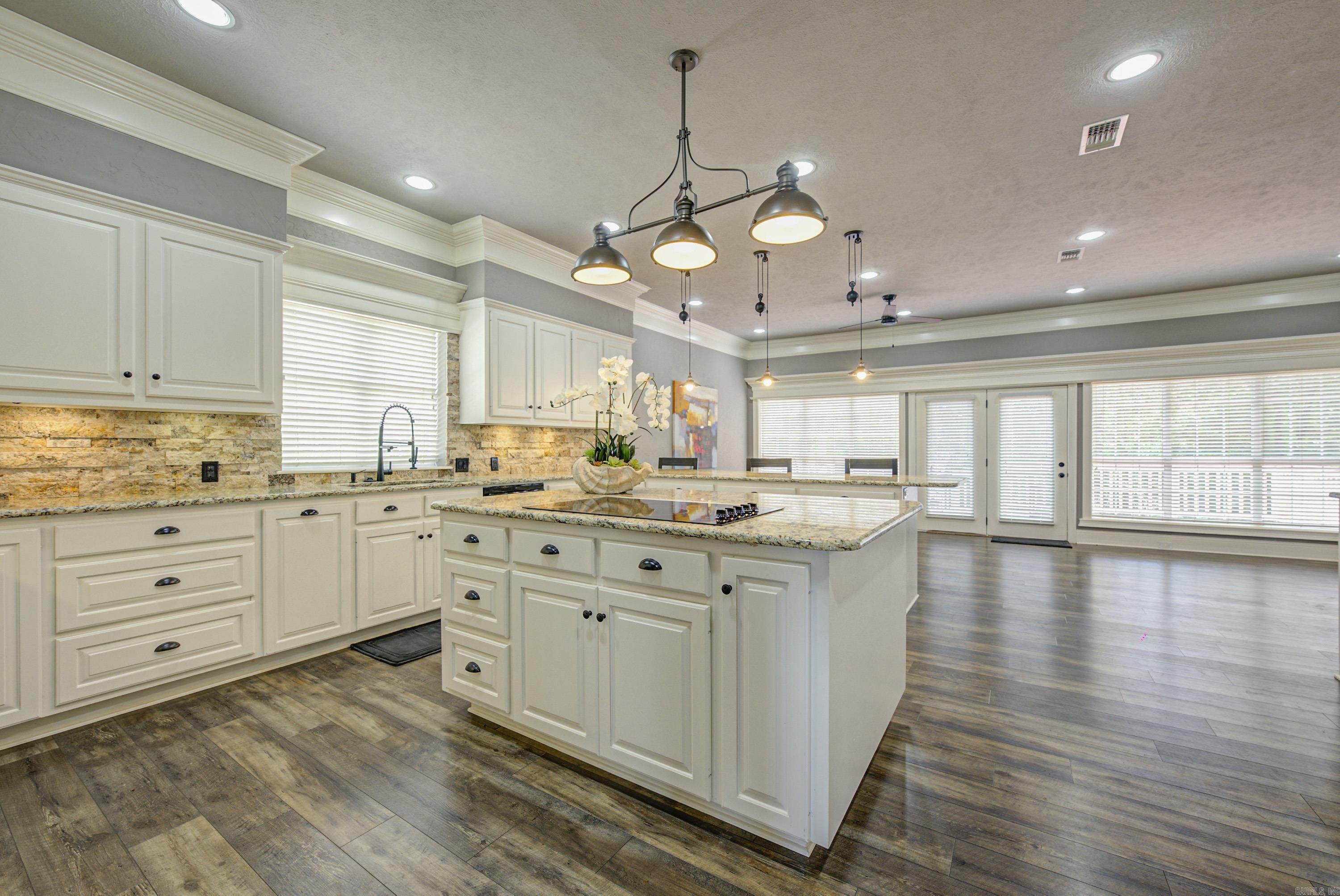 3910 Water Oak  Texarkana, AR