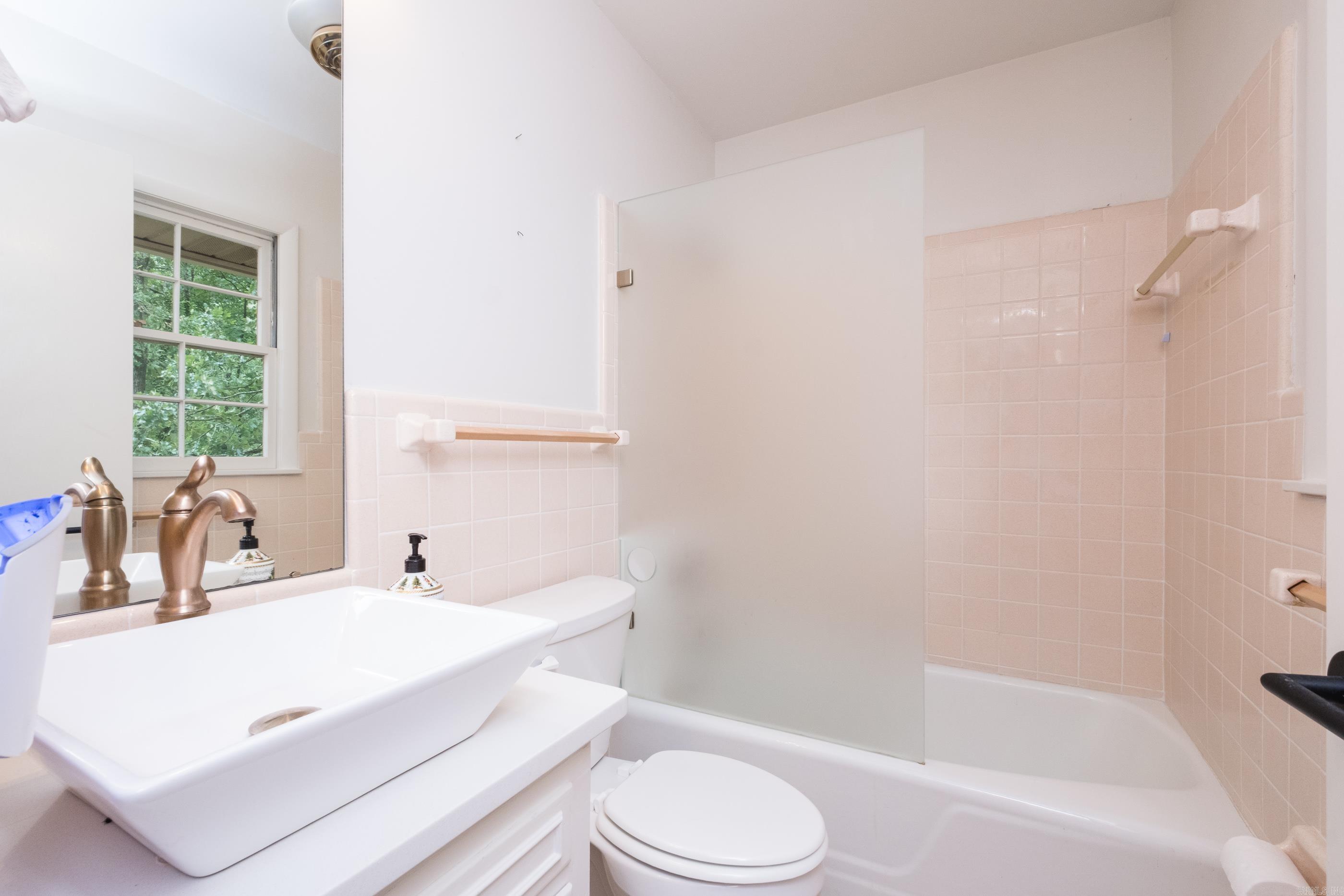 20 Robinwood Road Little Rock, AR 72227