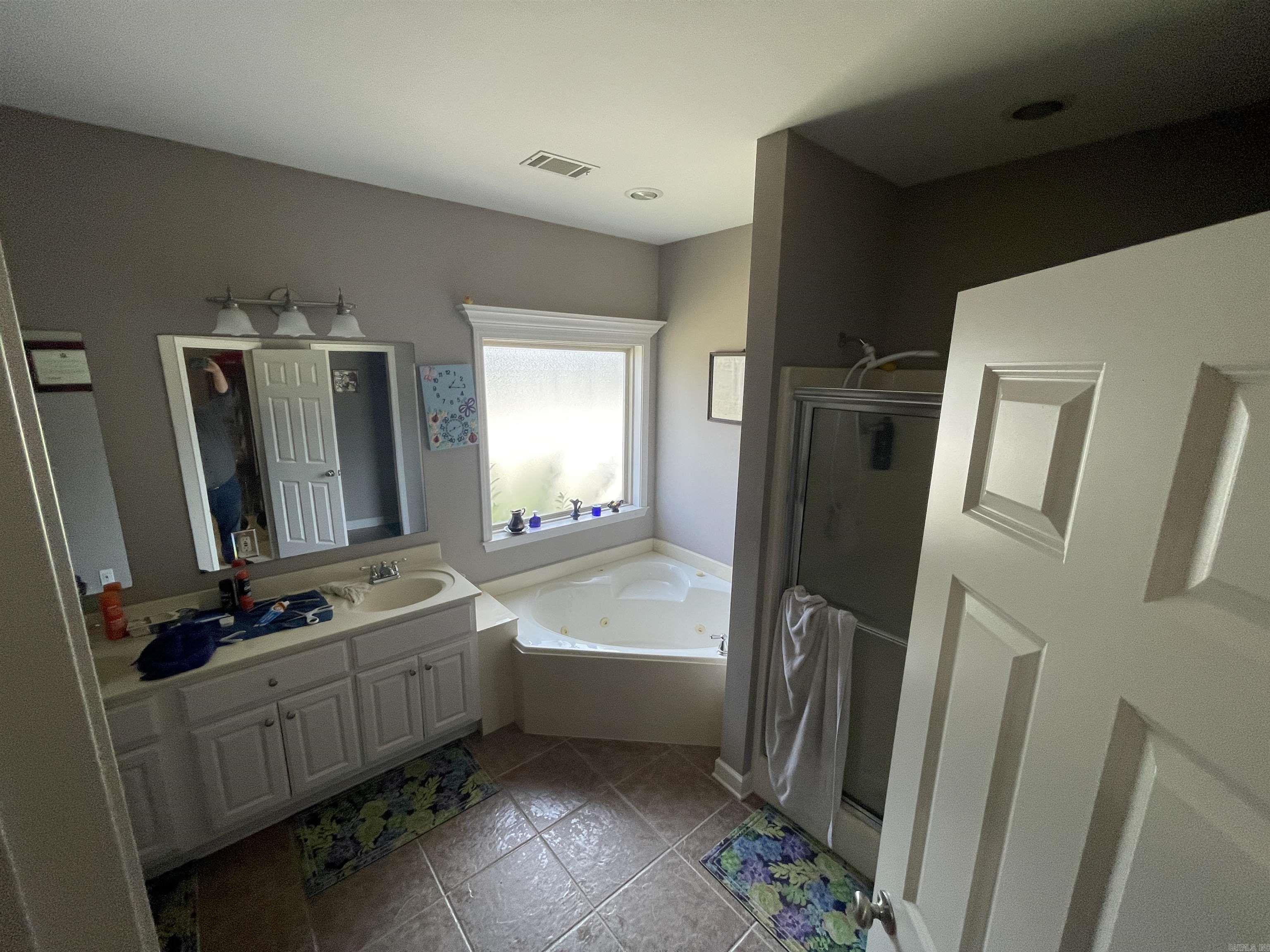 1756 White Oak Lane  Benton, AR