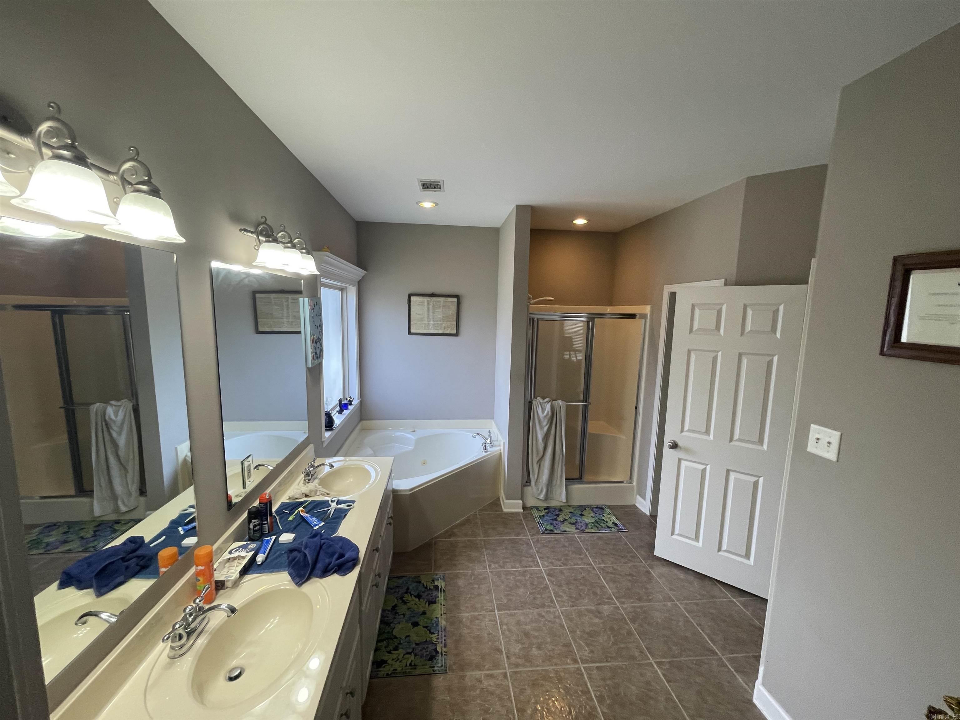 1756 White Oak Lane  Benton, AR