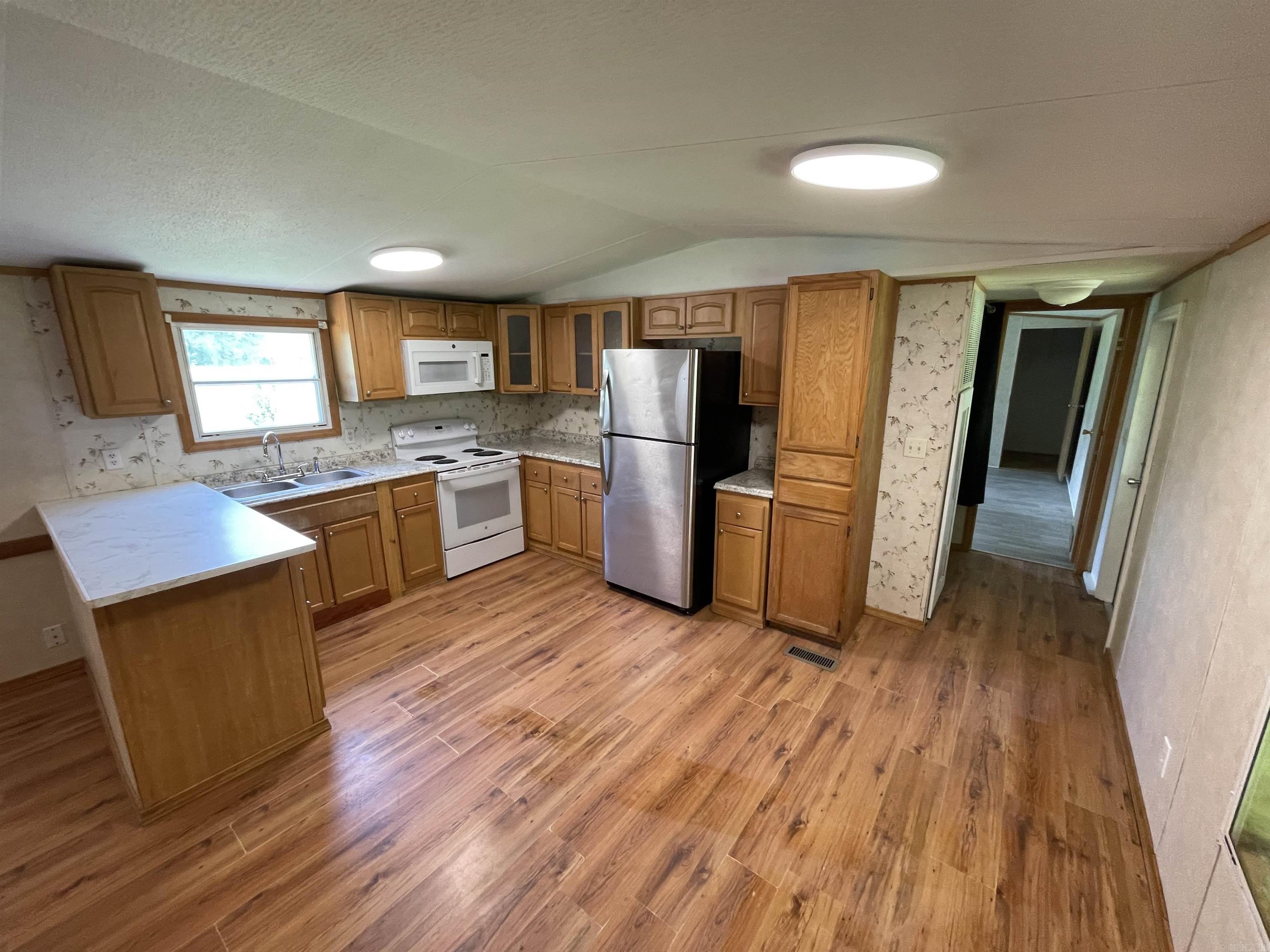 12433 Hood Road  Bauxite, AR