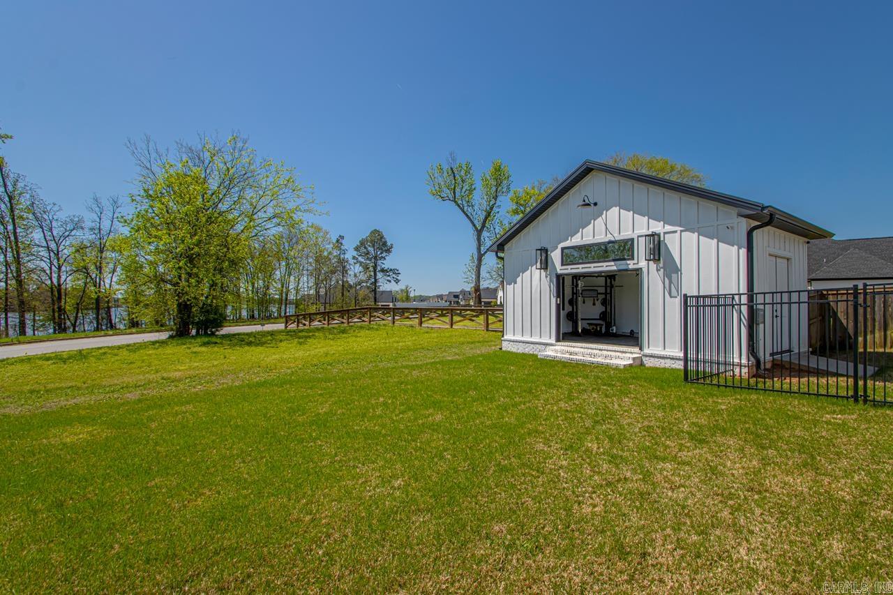 7509 S Shoreline  Benton, AR