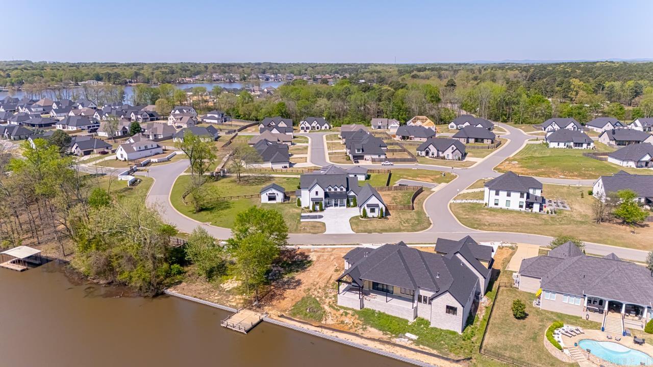 7509 S Shoreline  Benton, AR