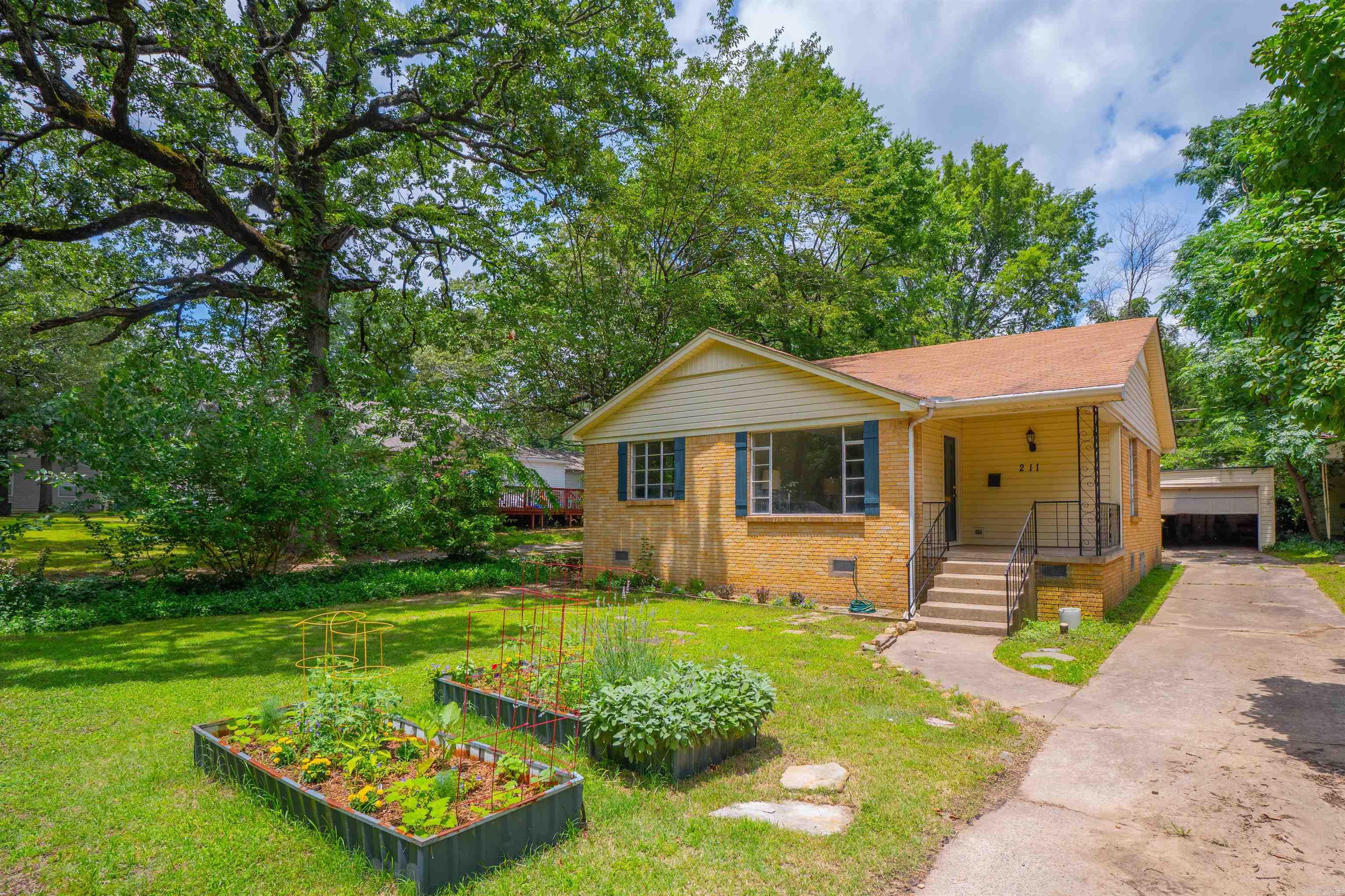 211 E G  North Little Rock, AR