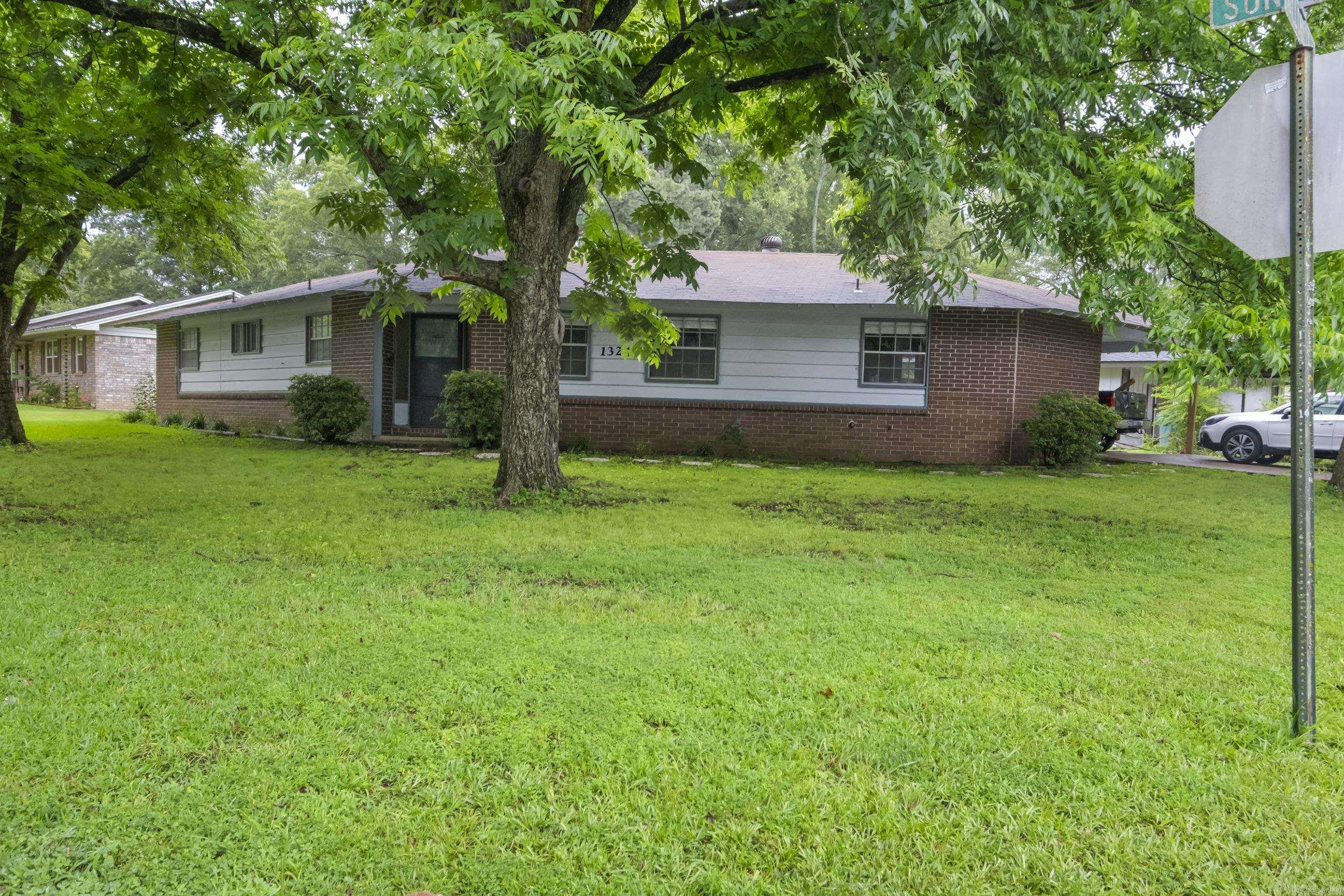 1324 Sunset  Conway, AR