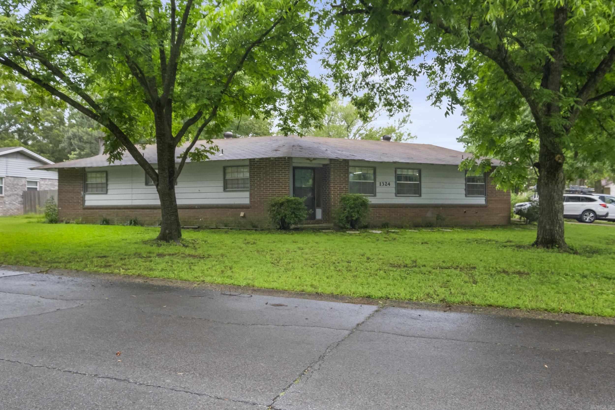1324 Sunset  Conway, AR