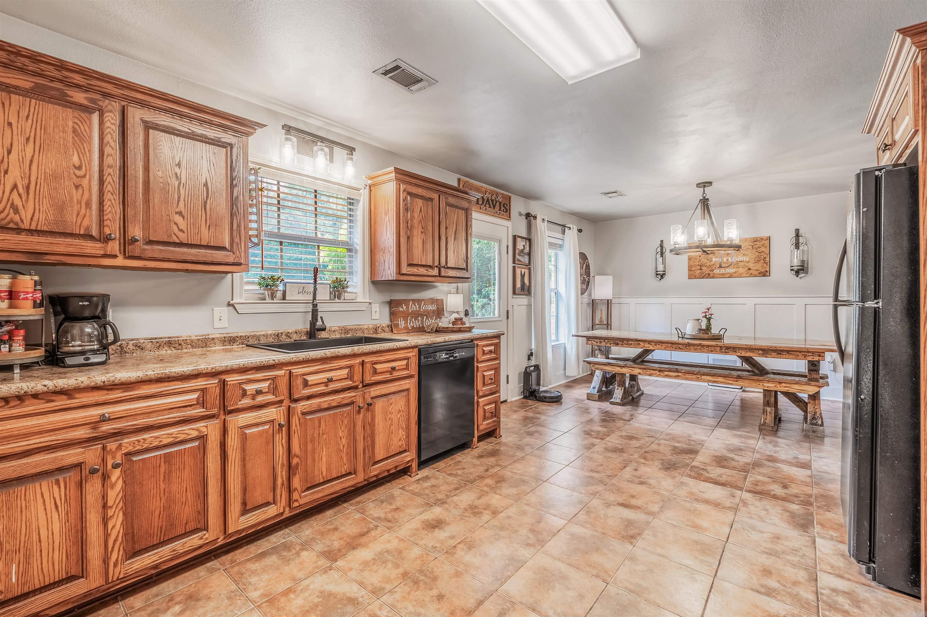 100 Deer Ridge Dr  Searcy, AR
