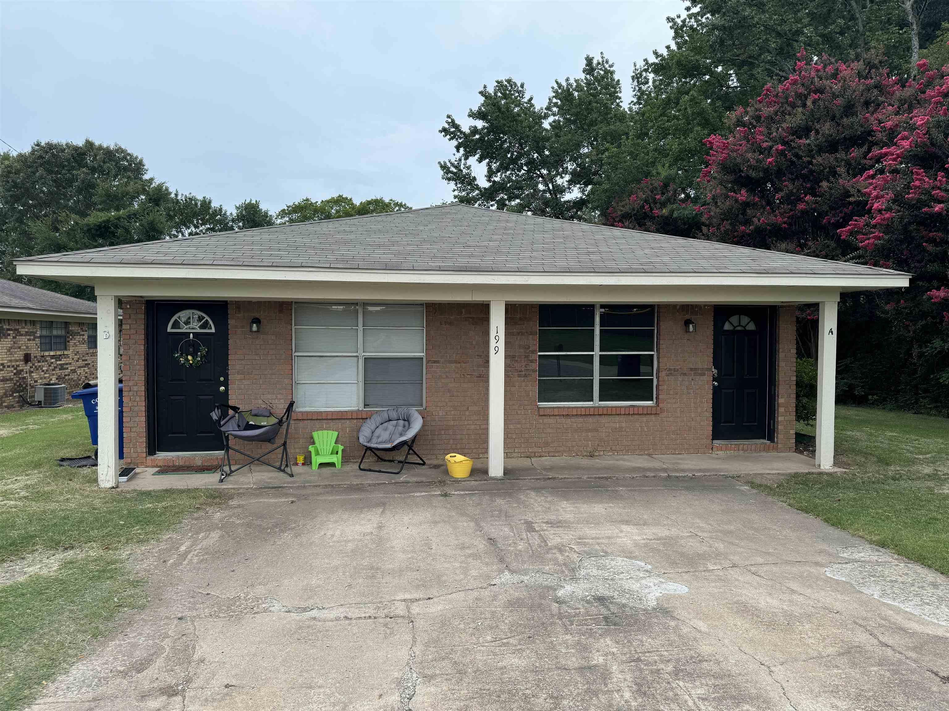 199 S Center  Conway, AR