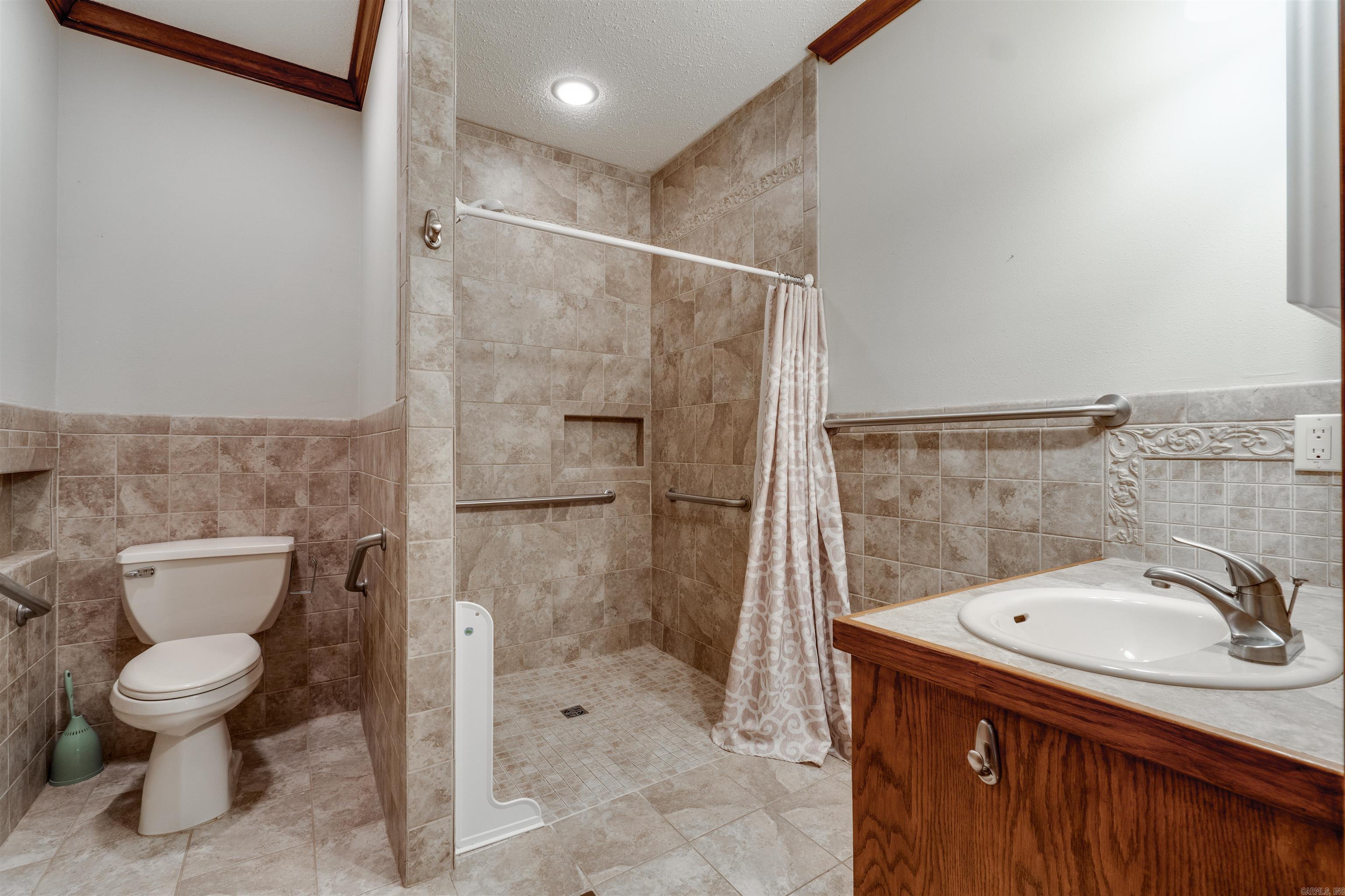 4202 Stoneview Court Little Rock, AR 72212