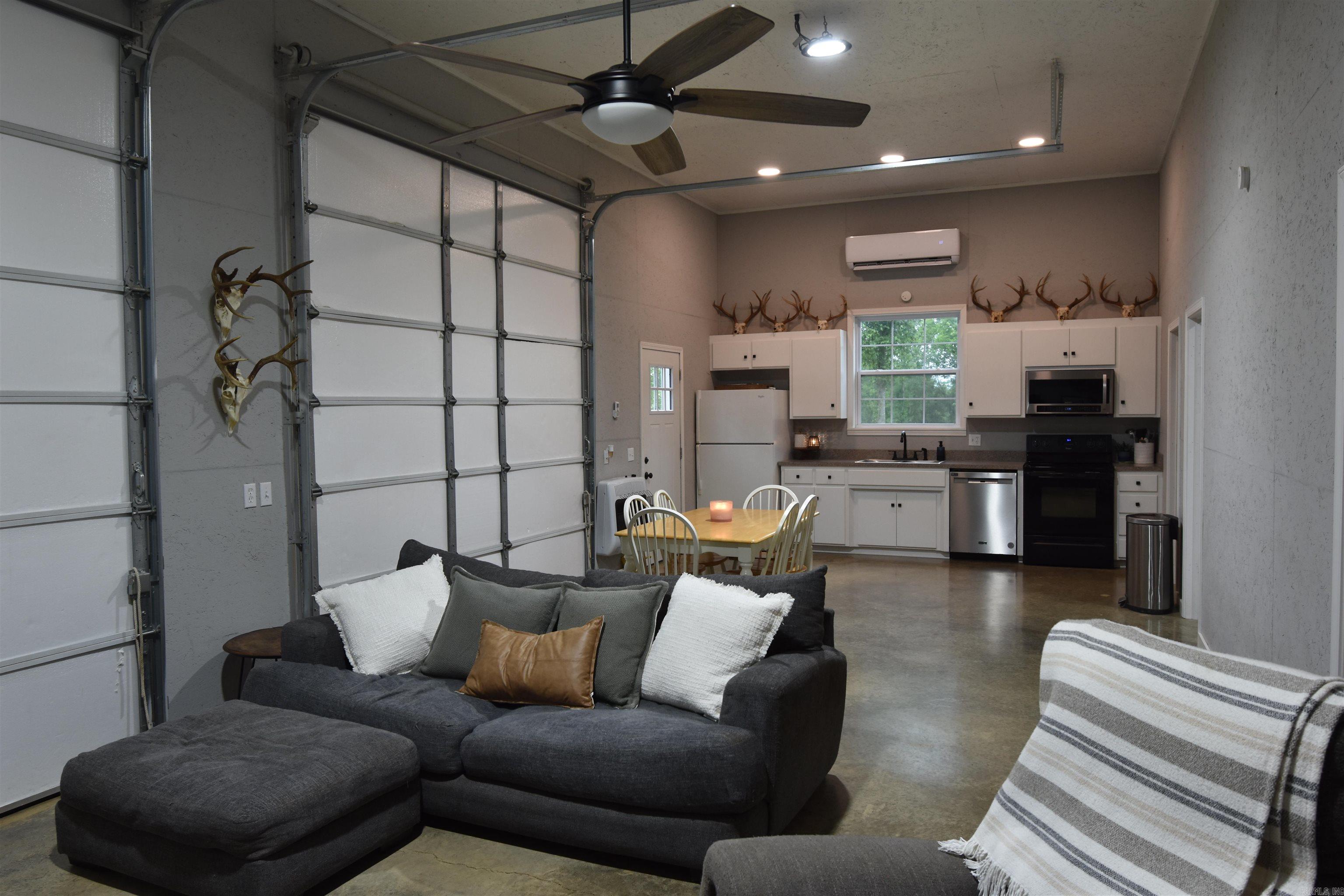 1442 Country Club  Arkadelphia, AR