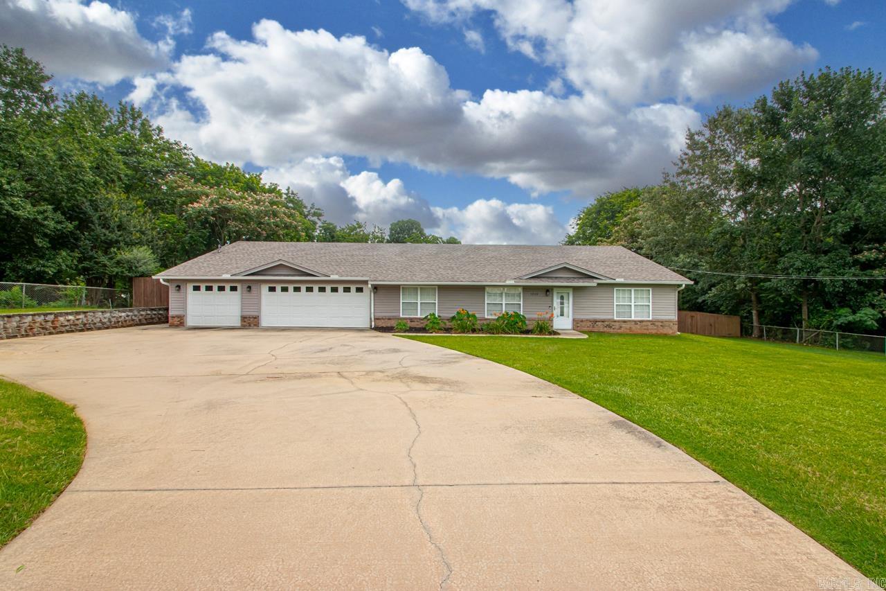 1235 Odessa  Benton, AR