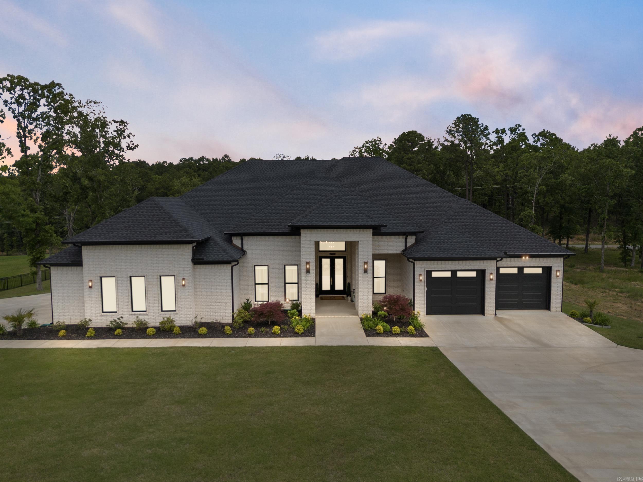 2960 Orchard View  Conway, AR