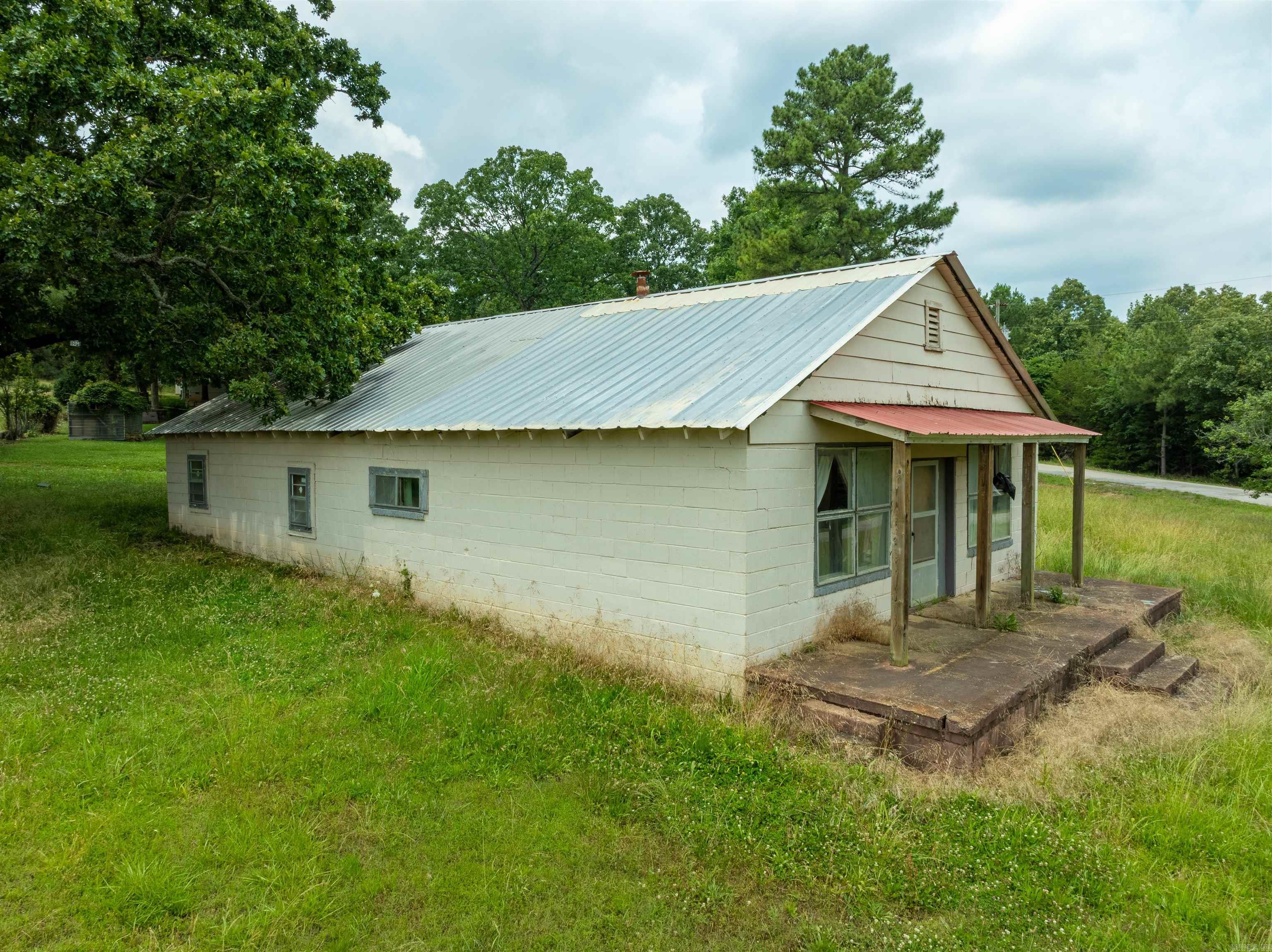 495 Nelsonville  Smithville, AR