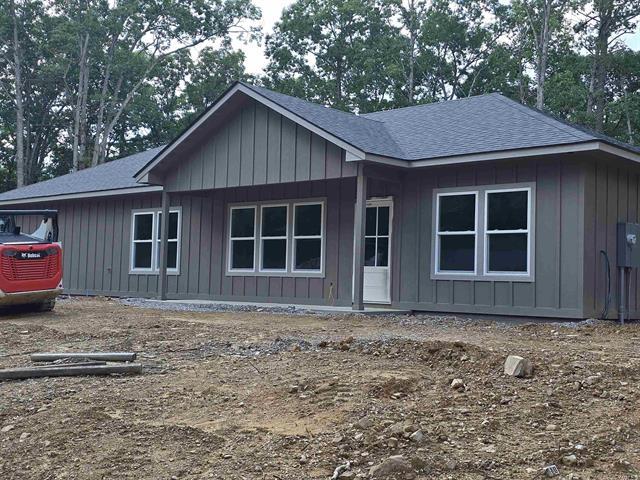 132  Columbia  Hot Springs, AR