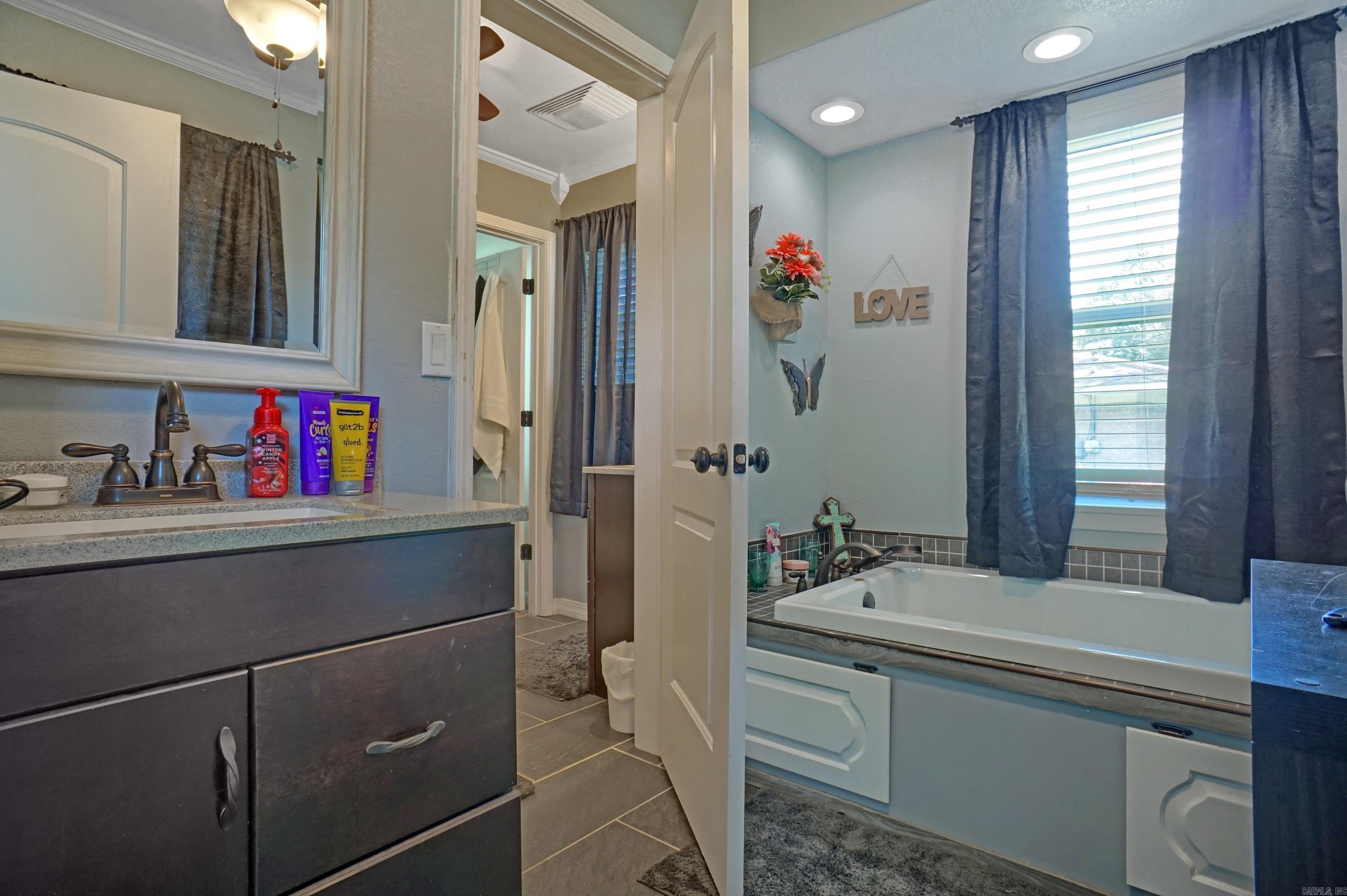 1418 W 2nd  Russellville, AR