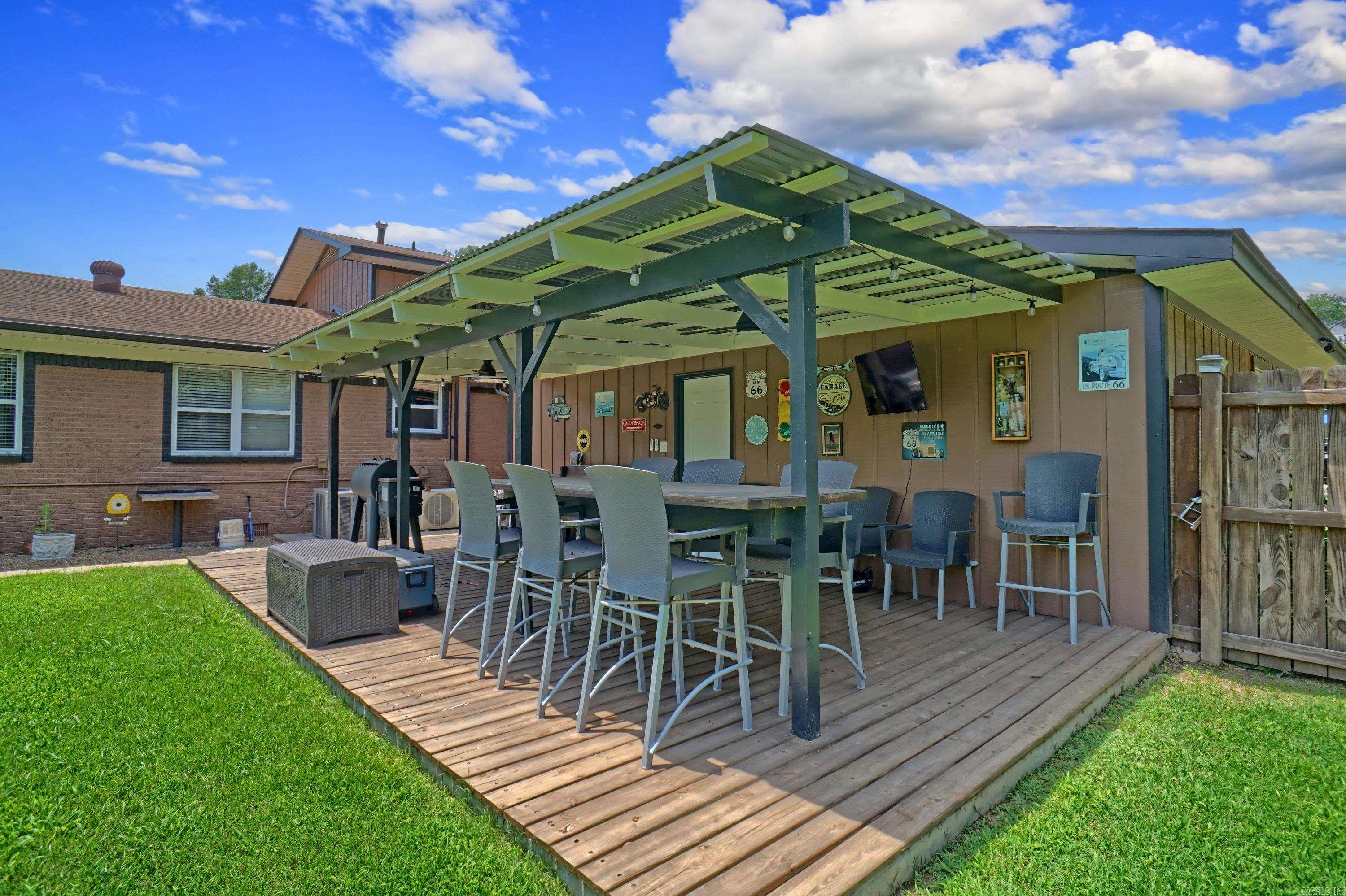1418 W 2nd  Russellville, AR