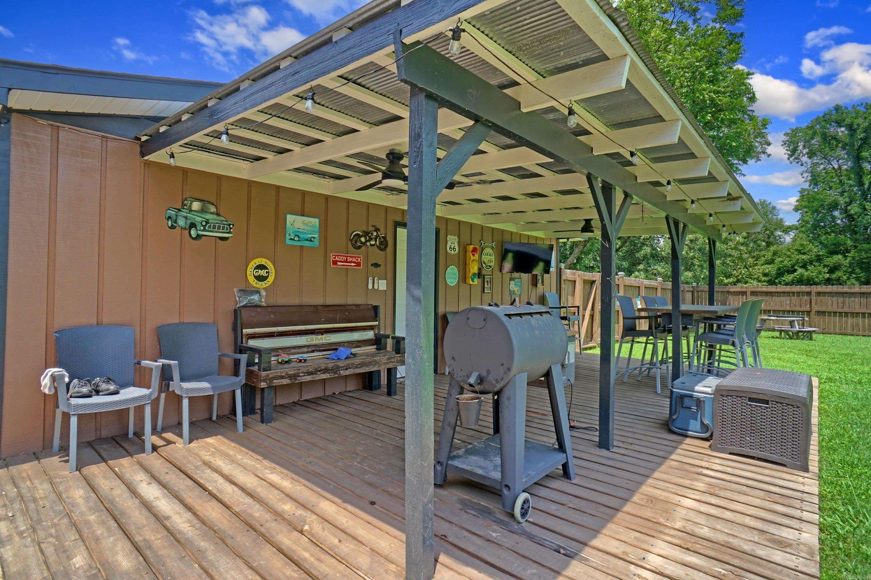 1418 W 2nd  Russellville, AR