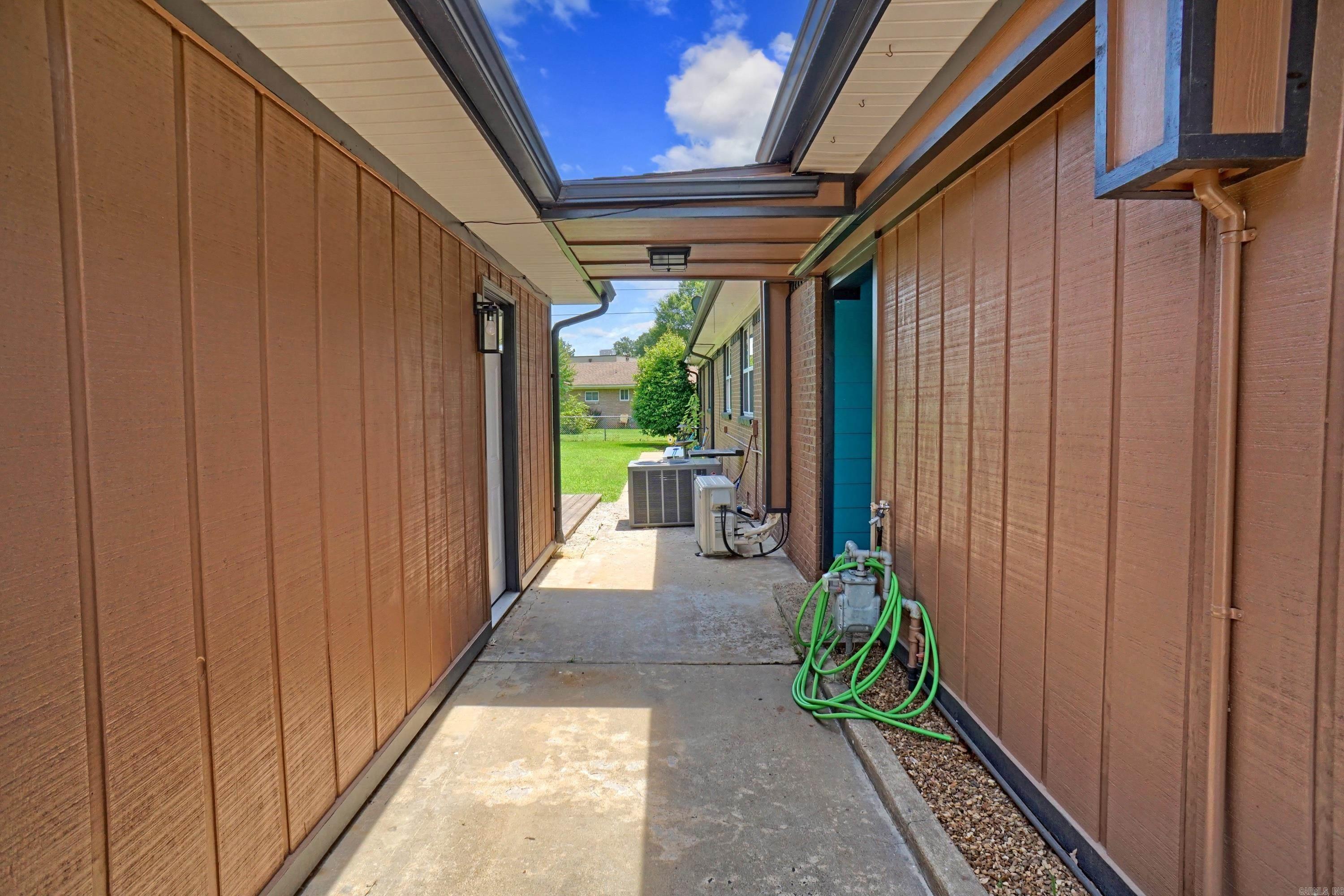 1418 W 2nd  Russellville, AR