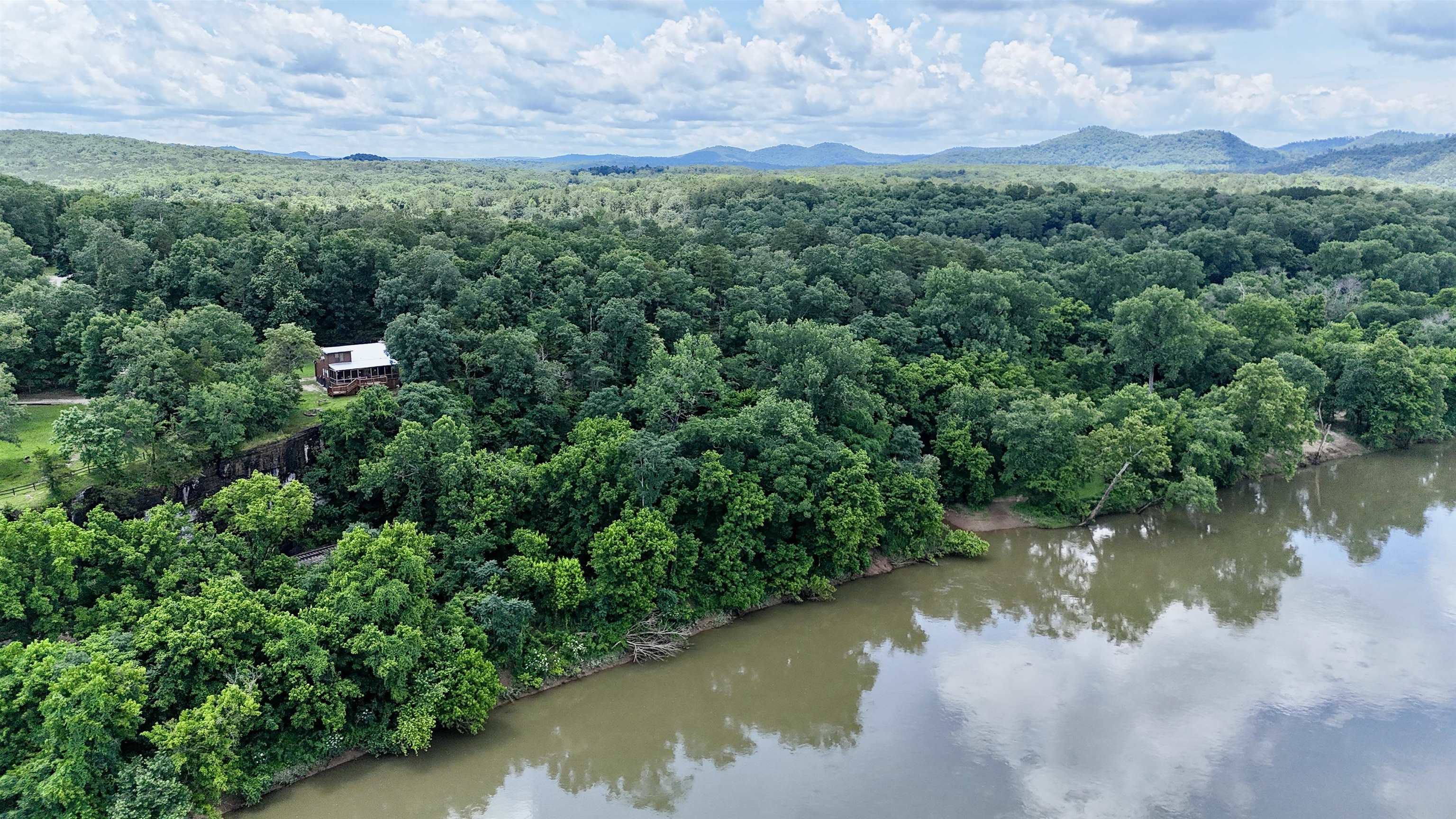 434 R.S. Bluffs Road  Melbourne, AR