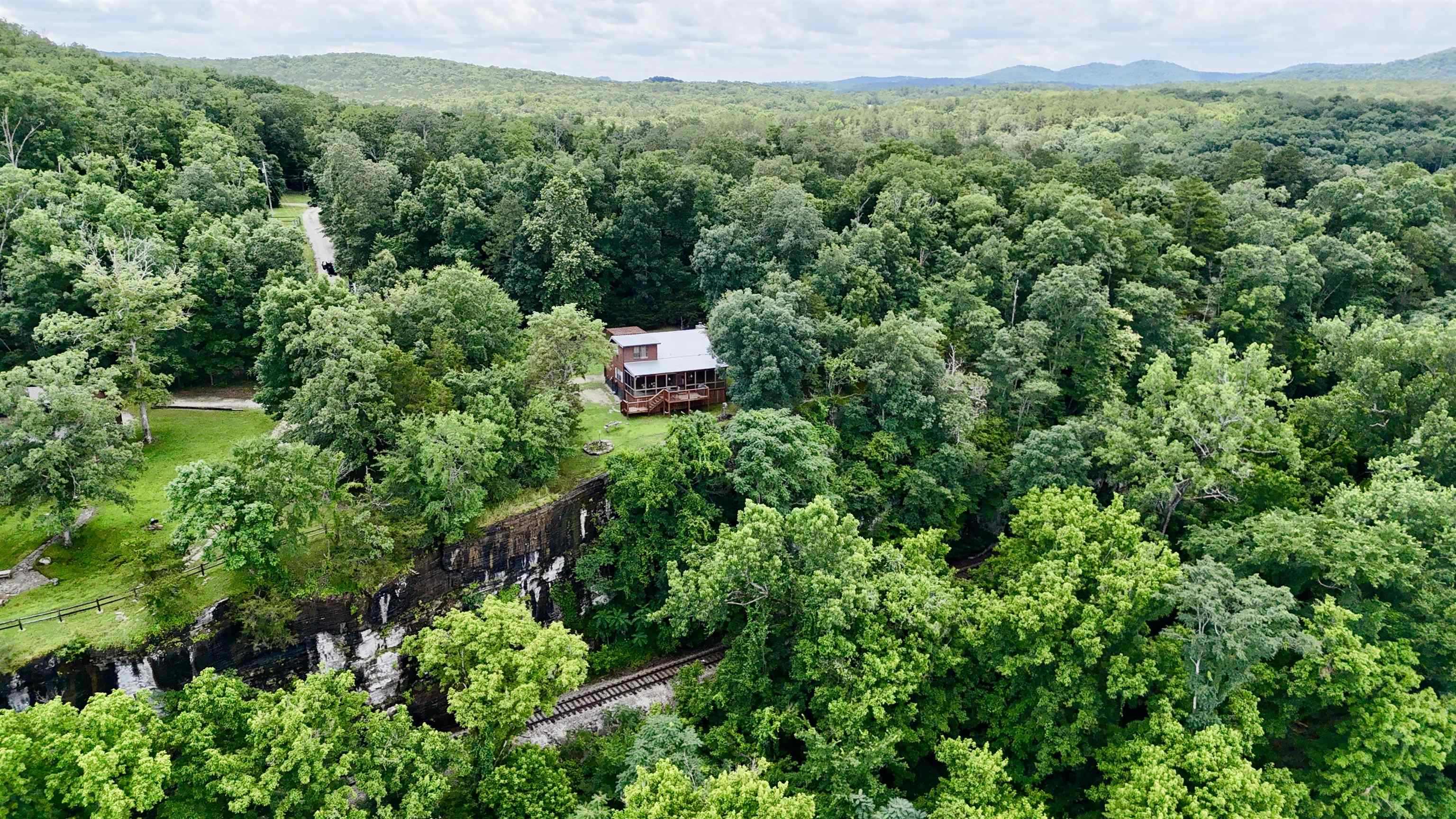 434 R.S. Bluffs Road  Melbourne, AR