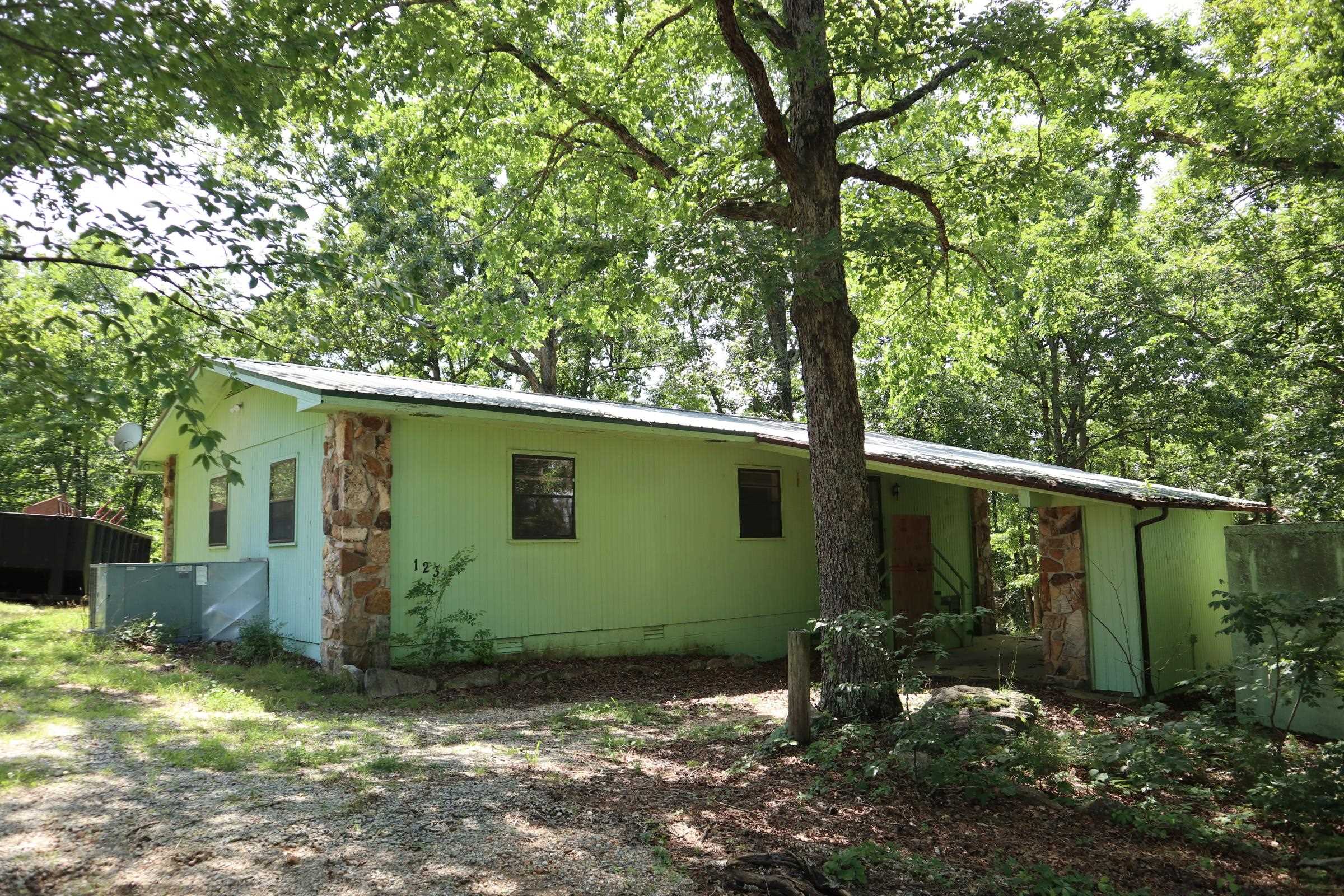 123 Greenbrook Trl  Salem, AR