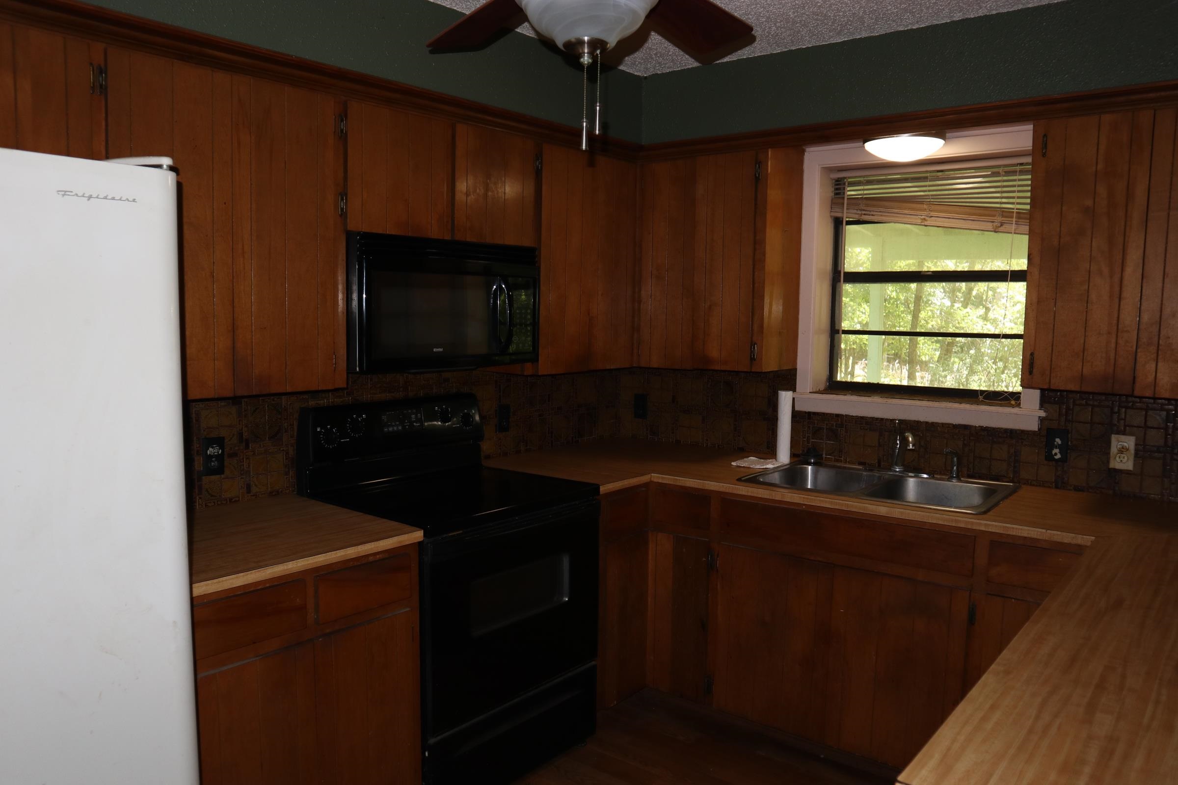 123 Greenbrook Trl  Salem, AR
