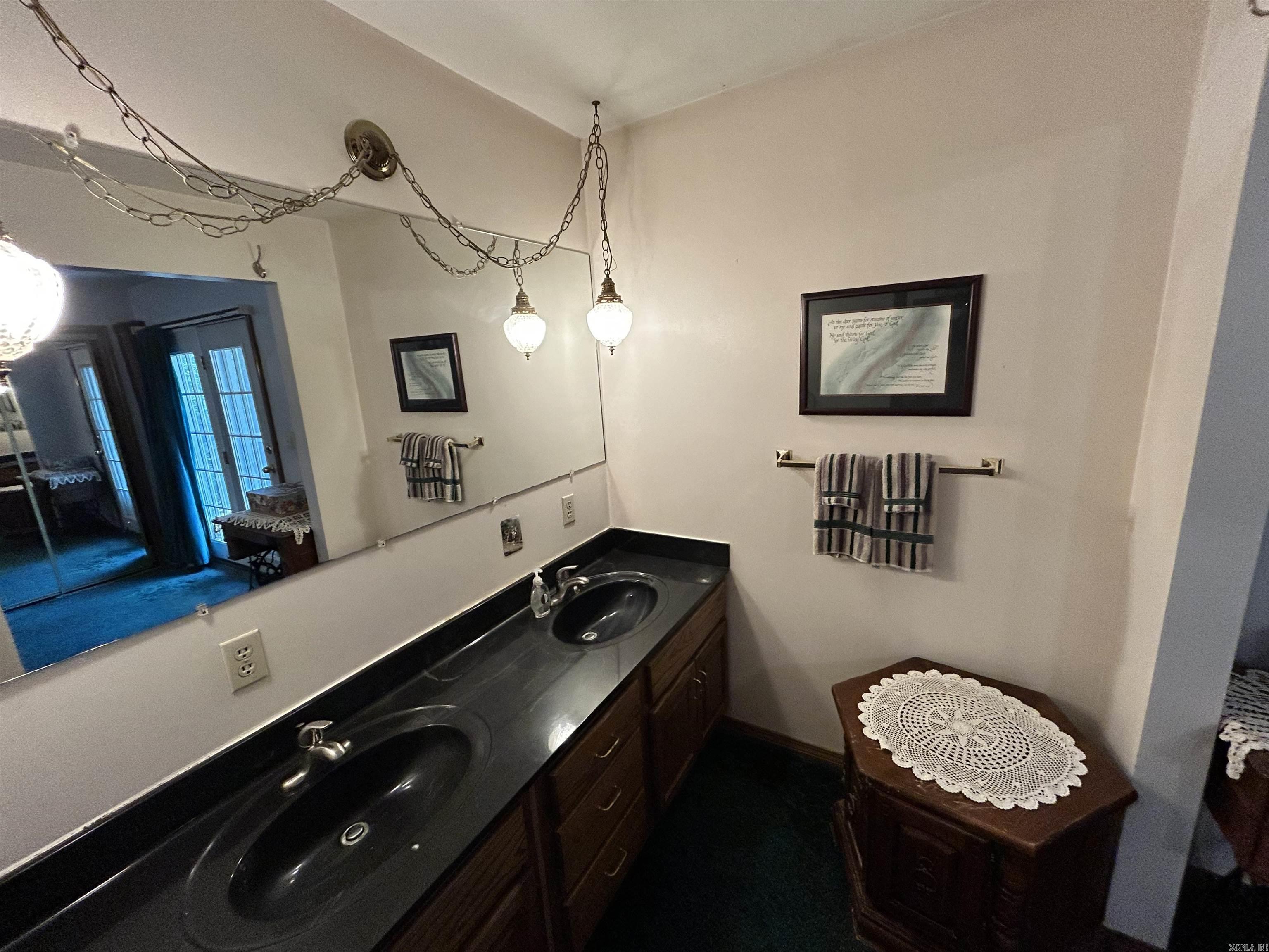 142 Meade  Clinton, AR