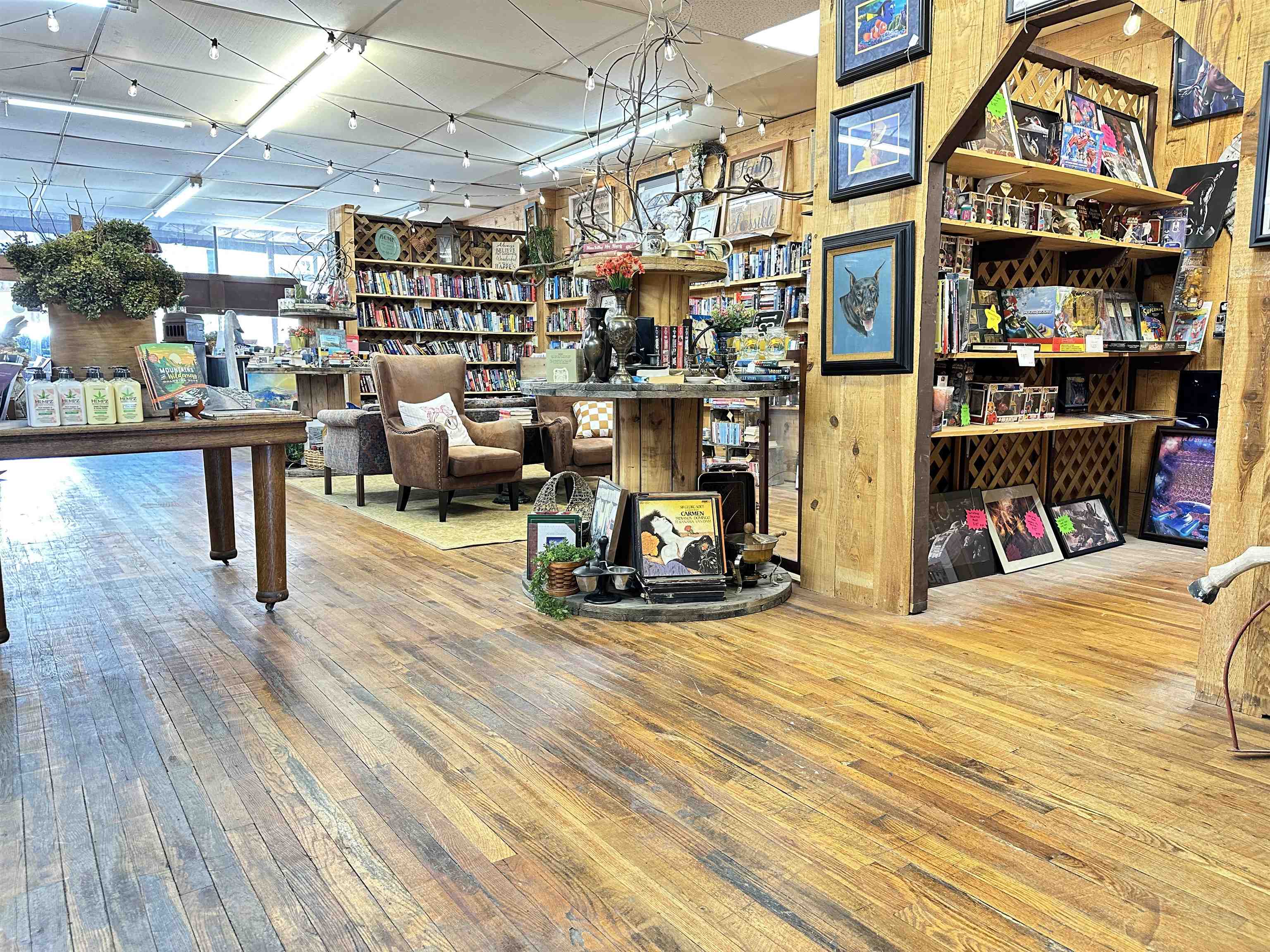 217 E main  Hardy, AR