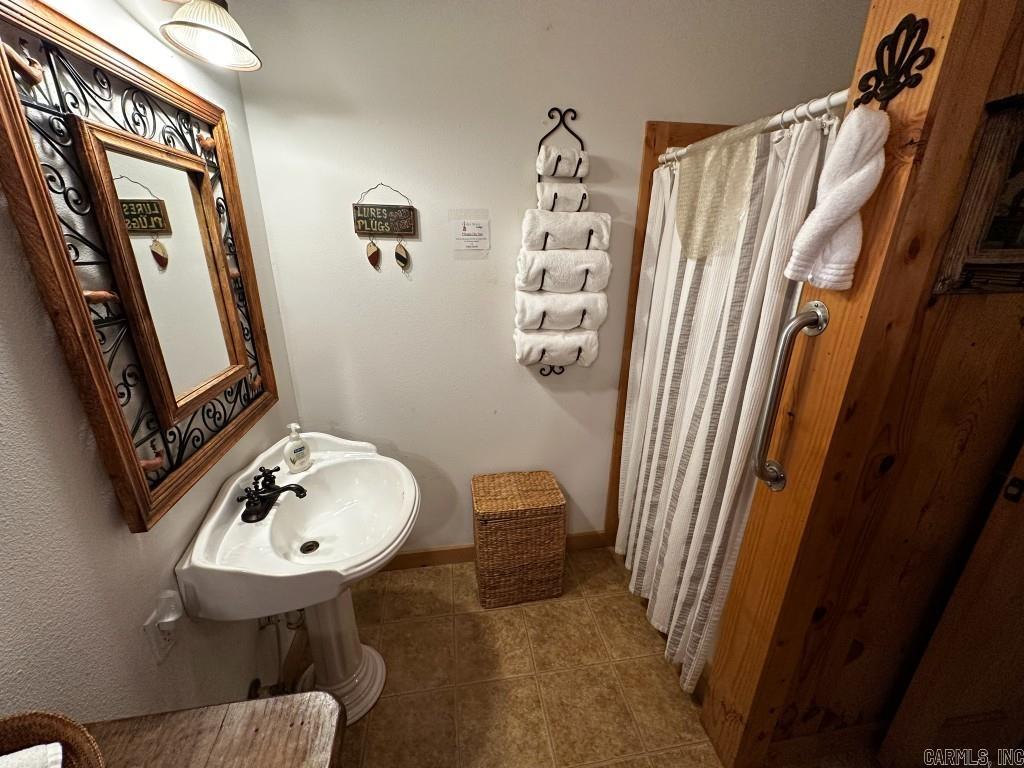 406 Cedar  Mountain View, AR