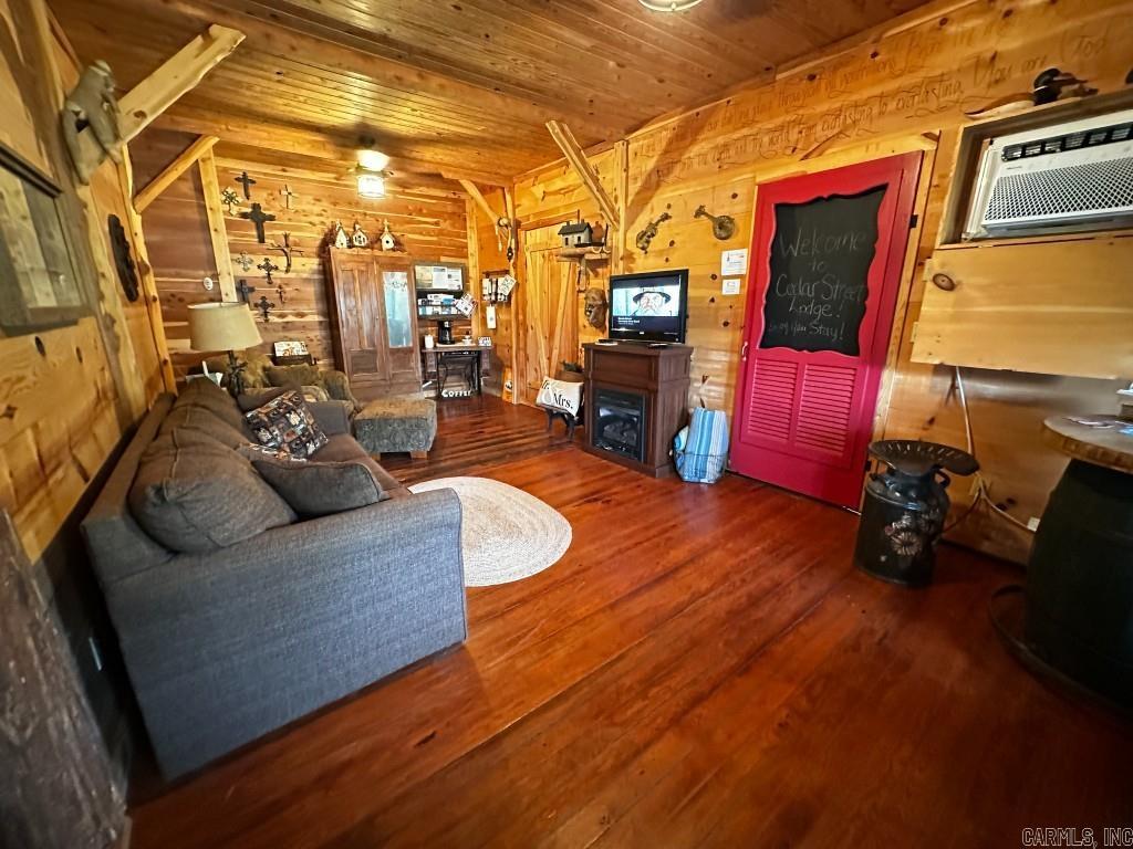 406 Cedar  Mountain View, AR
