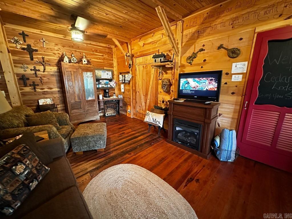406 Cedar  Mountain View, AR