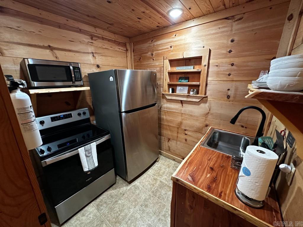 406 Cedar  Mountain View, AR