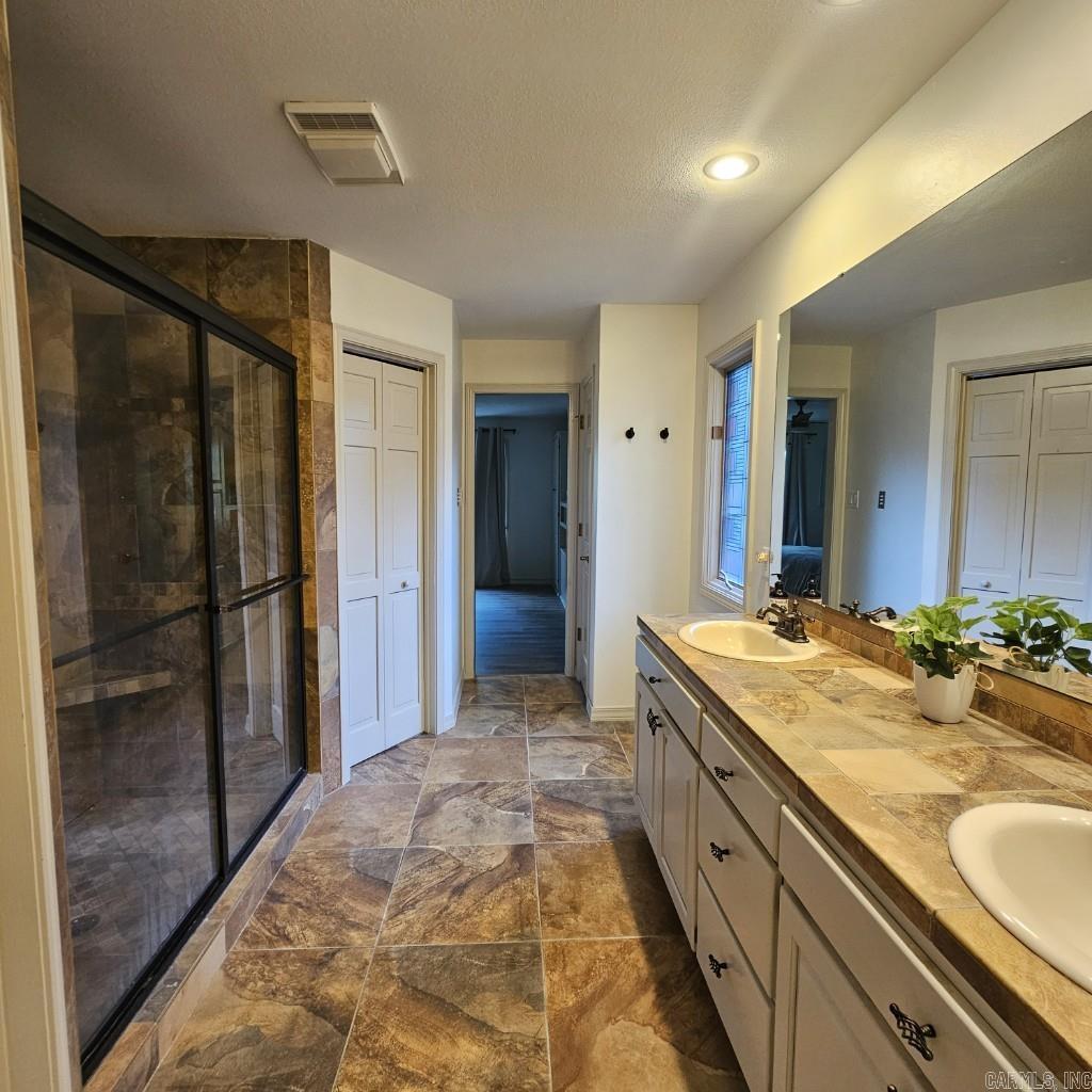 65 Alicante Way  Hot Springs Village, AR