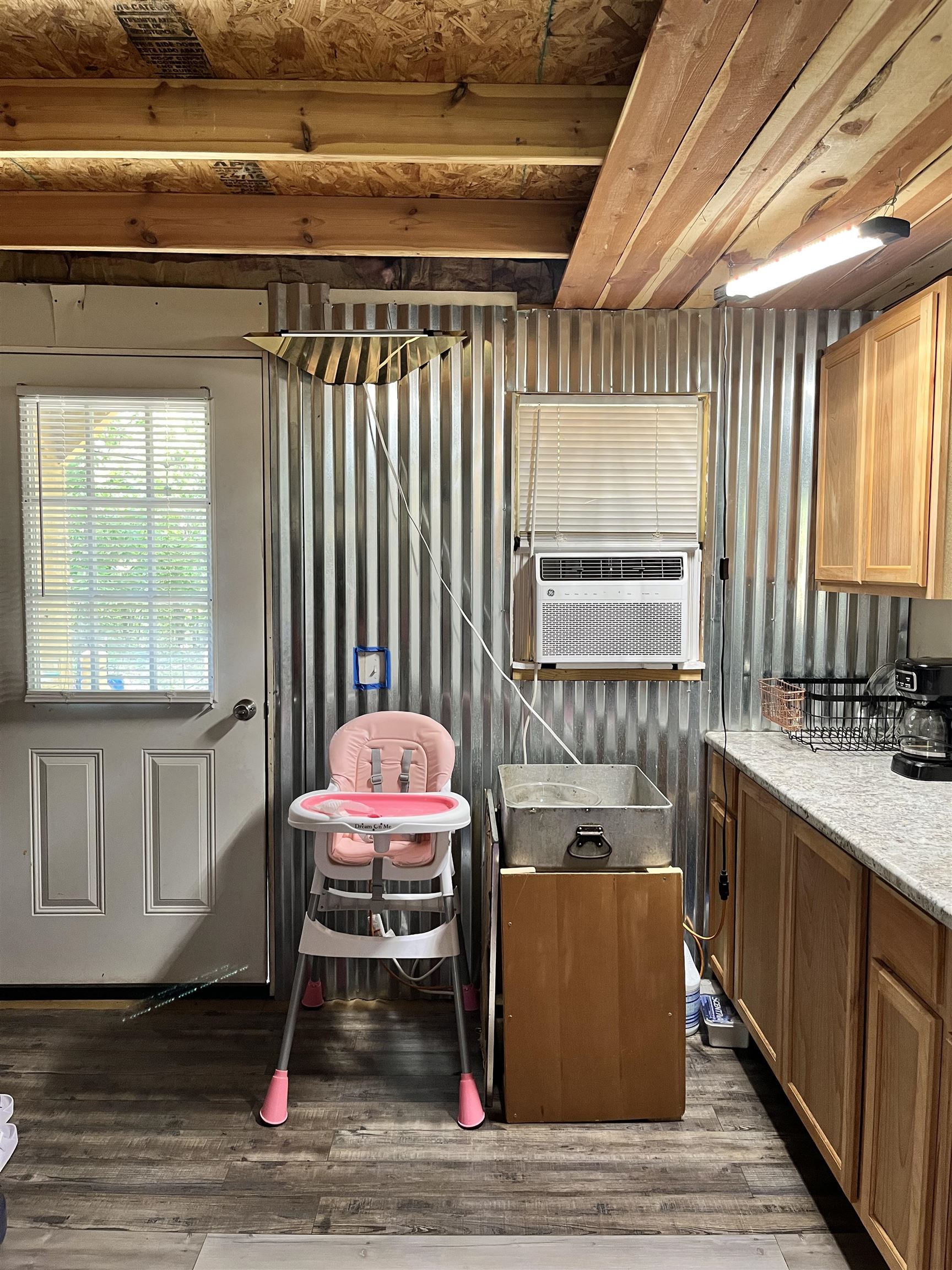 1371 Handcove Rd  Elizabeth, AR