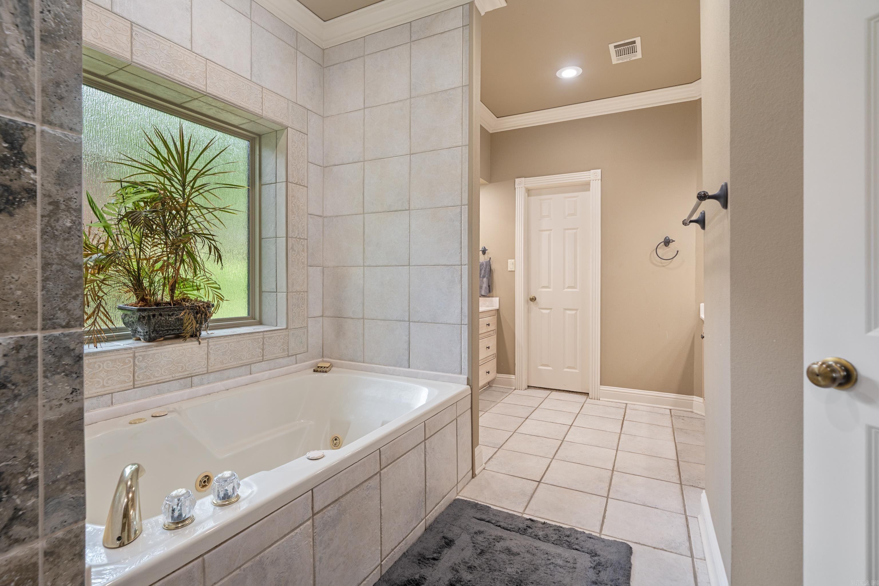 34 Stonegate Shores Drive  Hot Springs, AR