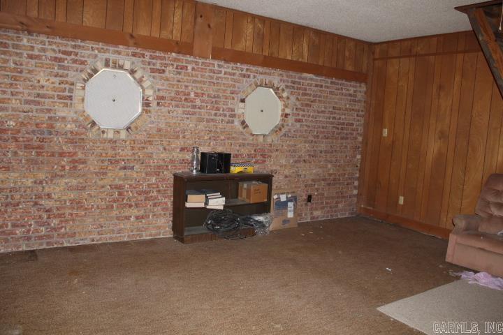 22213 N Springlake  Hensley, AR
