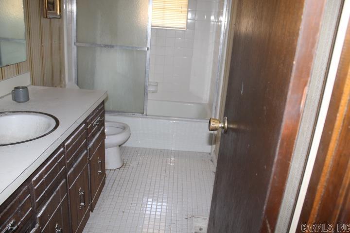 22213 N Springlake  Hensley, AR