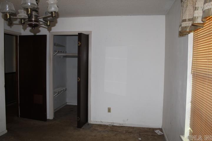 22213 N Springlake  Hensley, AR