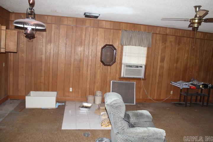 22213 N Springlake  Hensley, AR