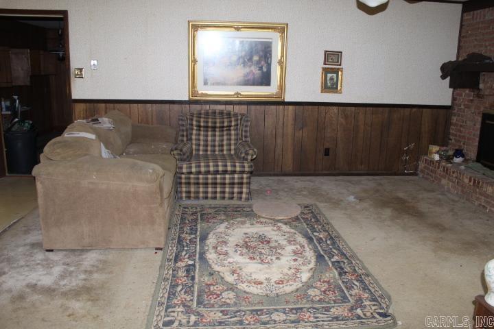 22213 N Springlake  Hensley, AR