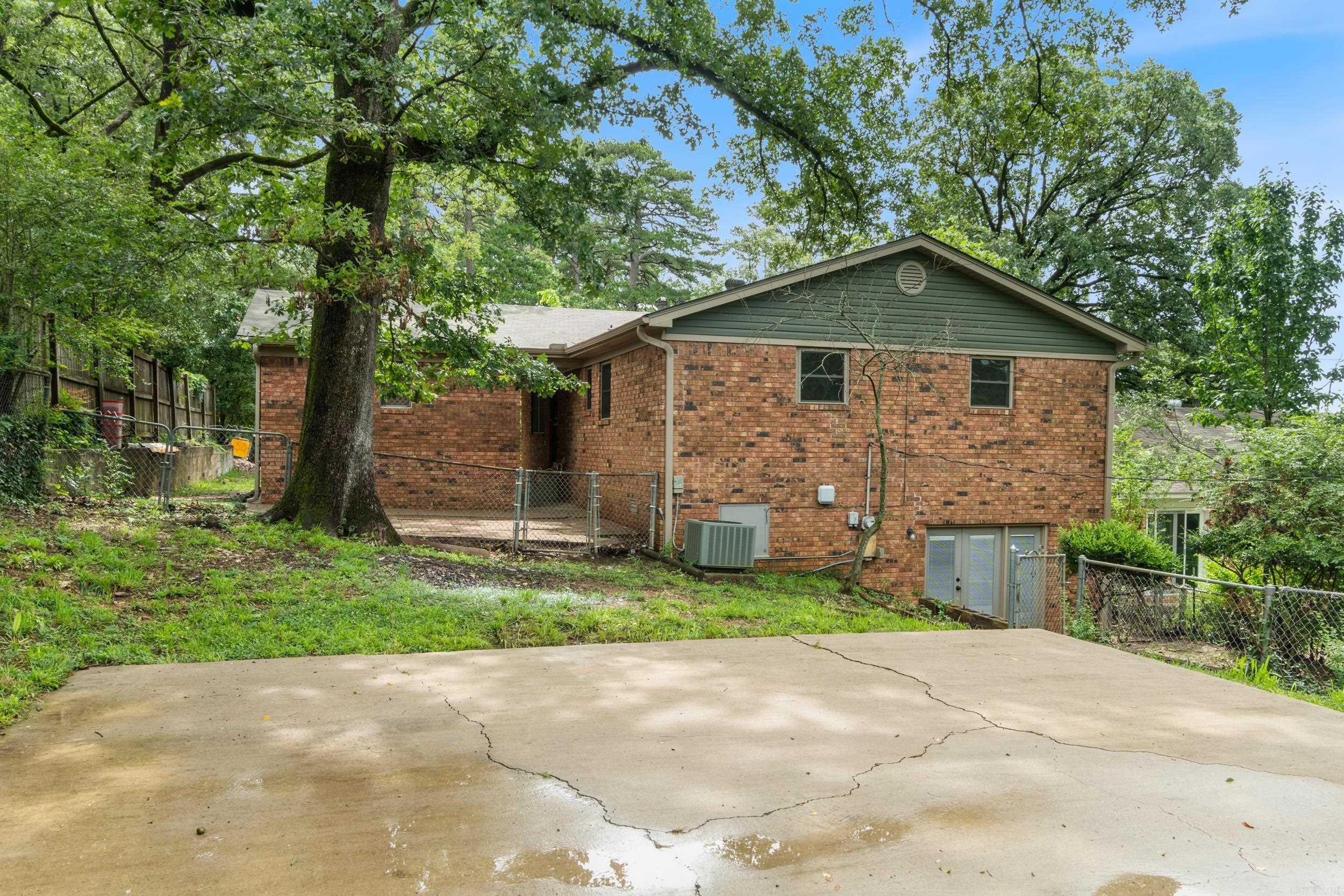 1112 N Hughes  Little Rock, AR