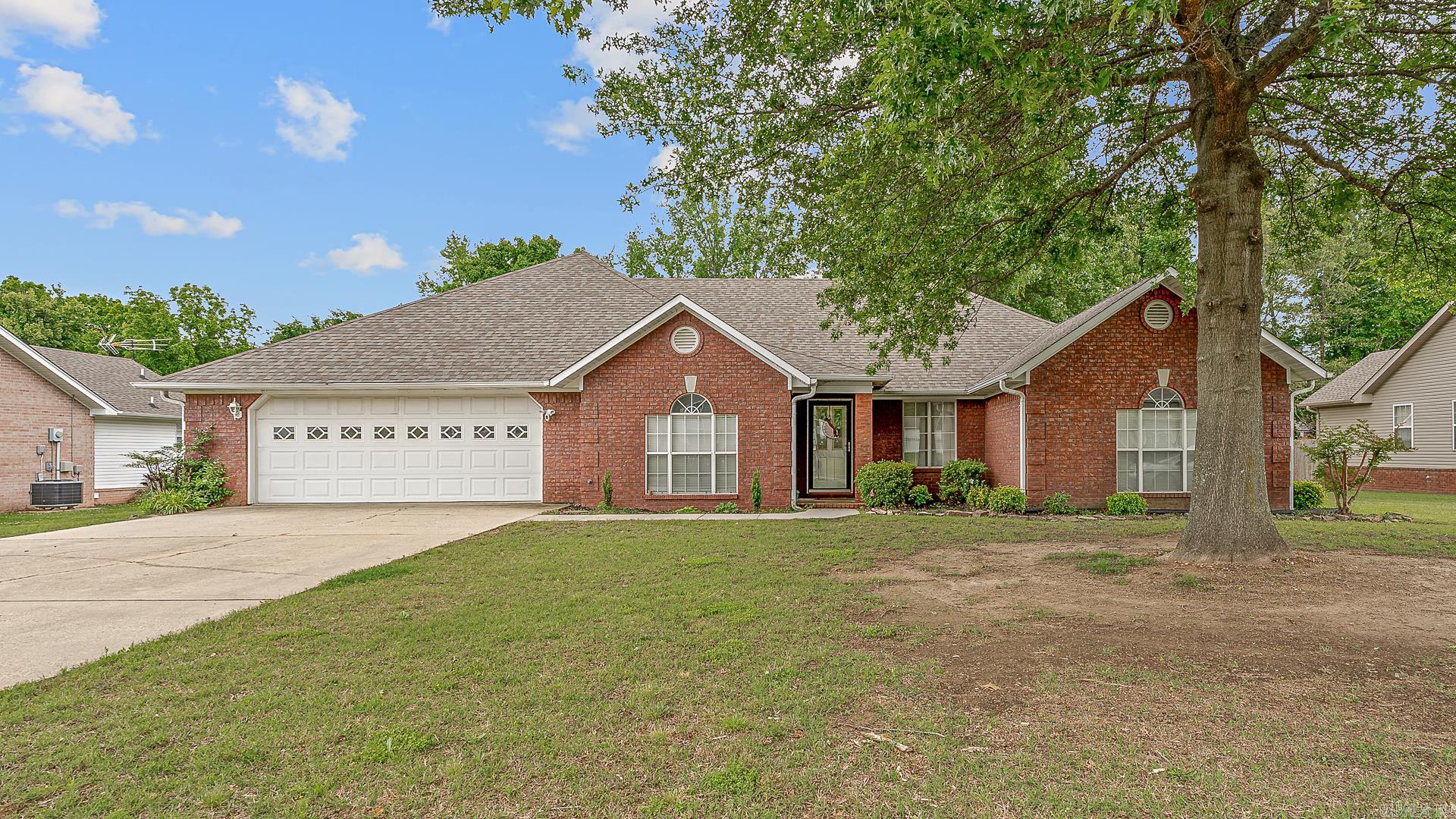6902 Deerwood  Paragould, AR