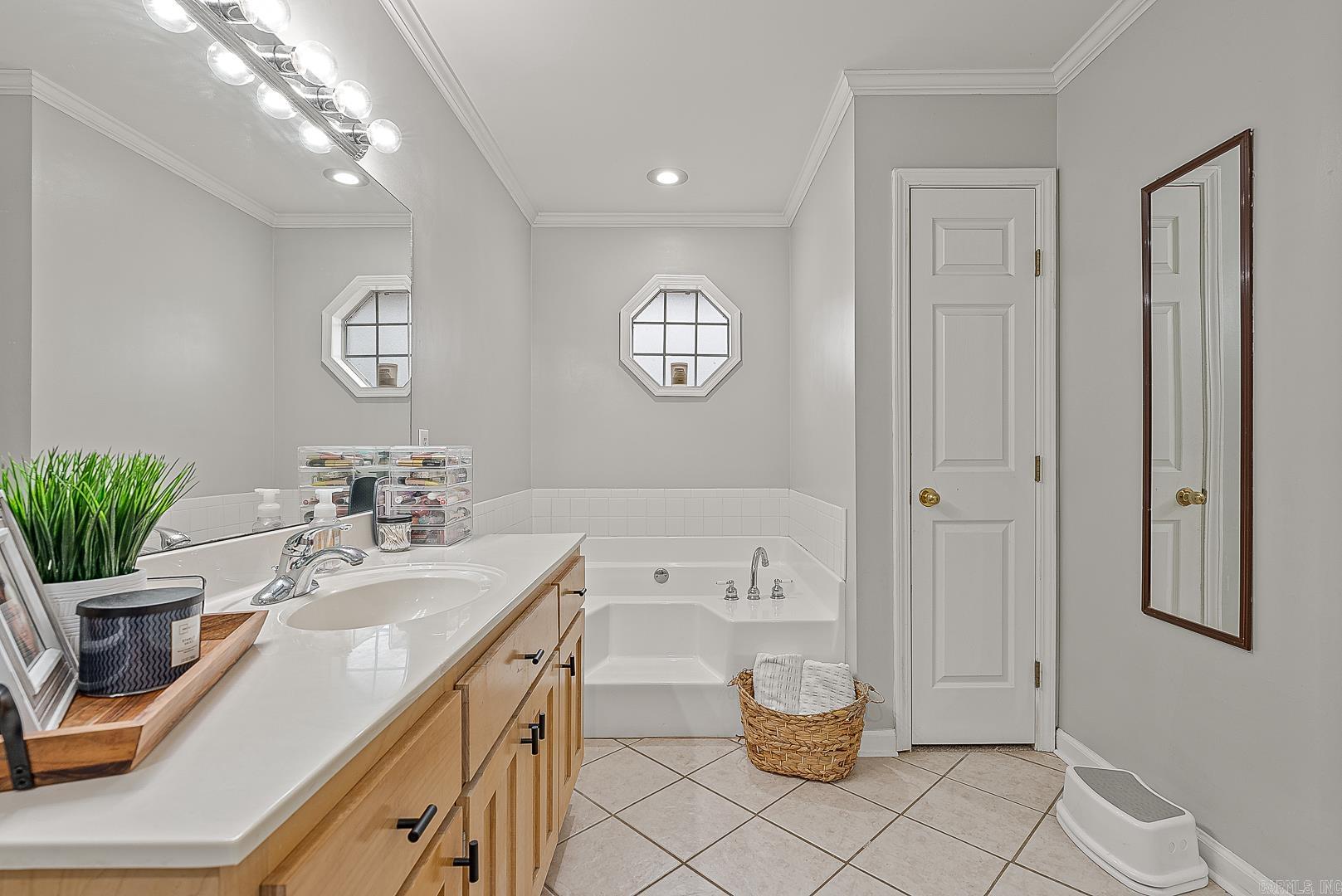 6902 Deerwood  Paragould, AR