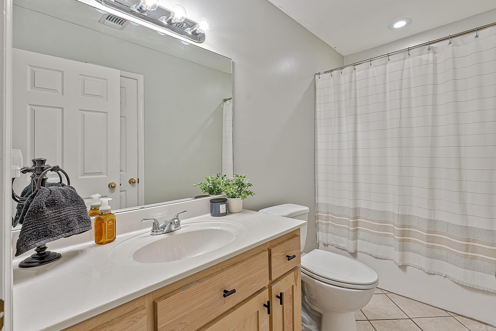 6902 Deerwood  Paragould, AR
