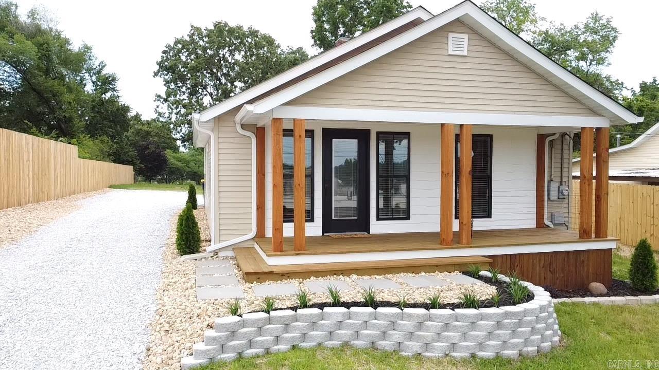 219 N Chestnut  Harrison, AR
