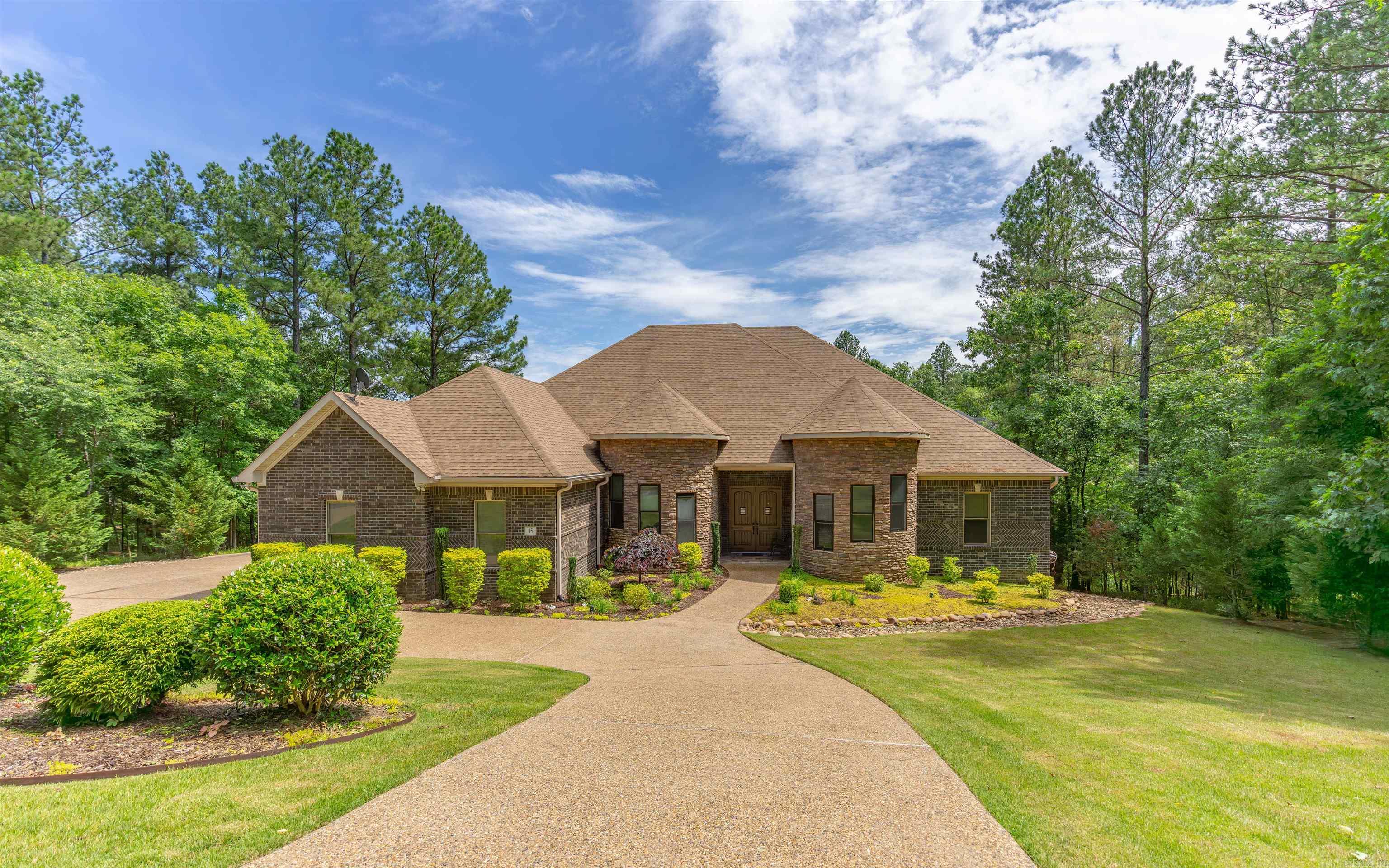 15 Serenar Way