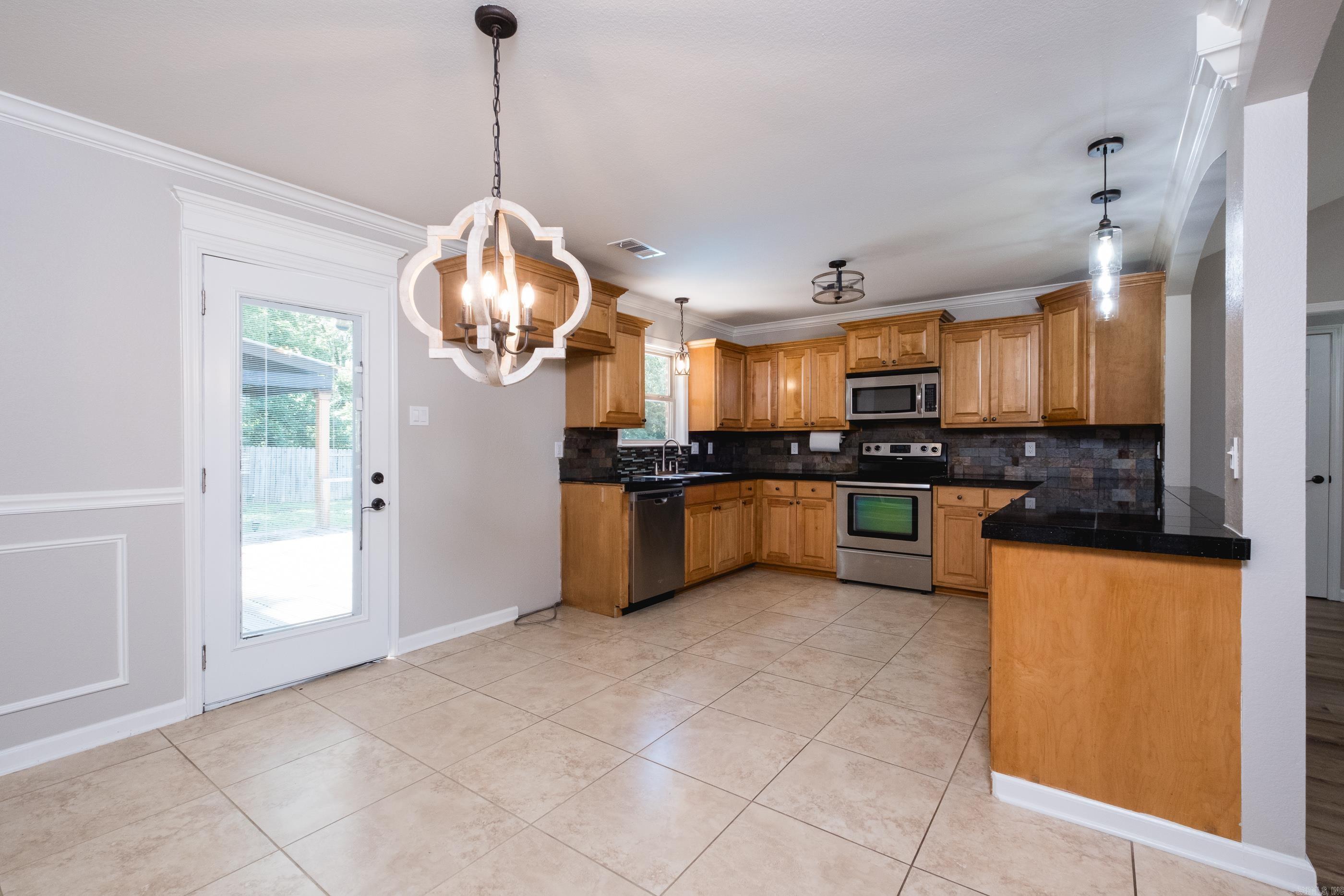 124 Cross Creek Drive  Austin, AR