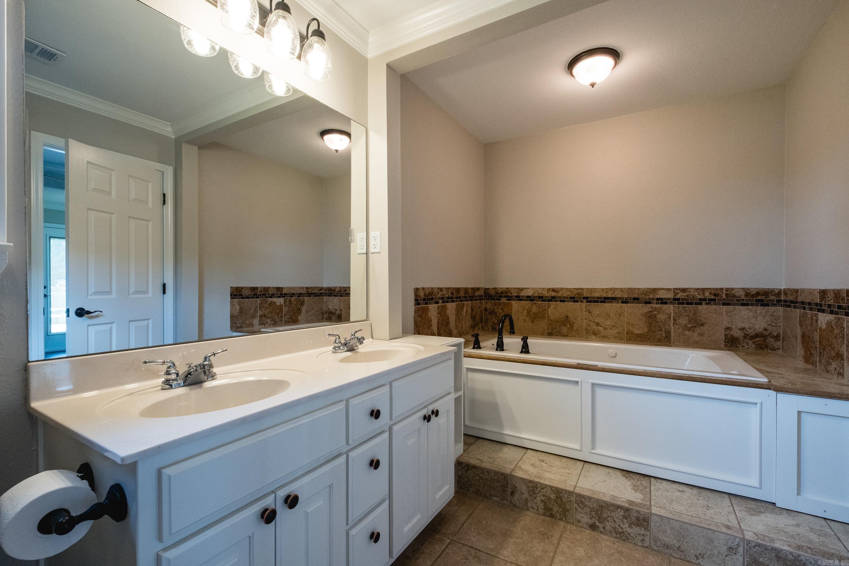 124 Cross Creek Drive  Austin, AR