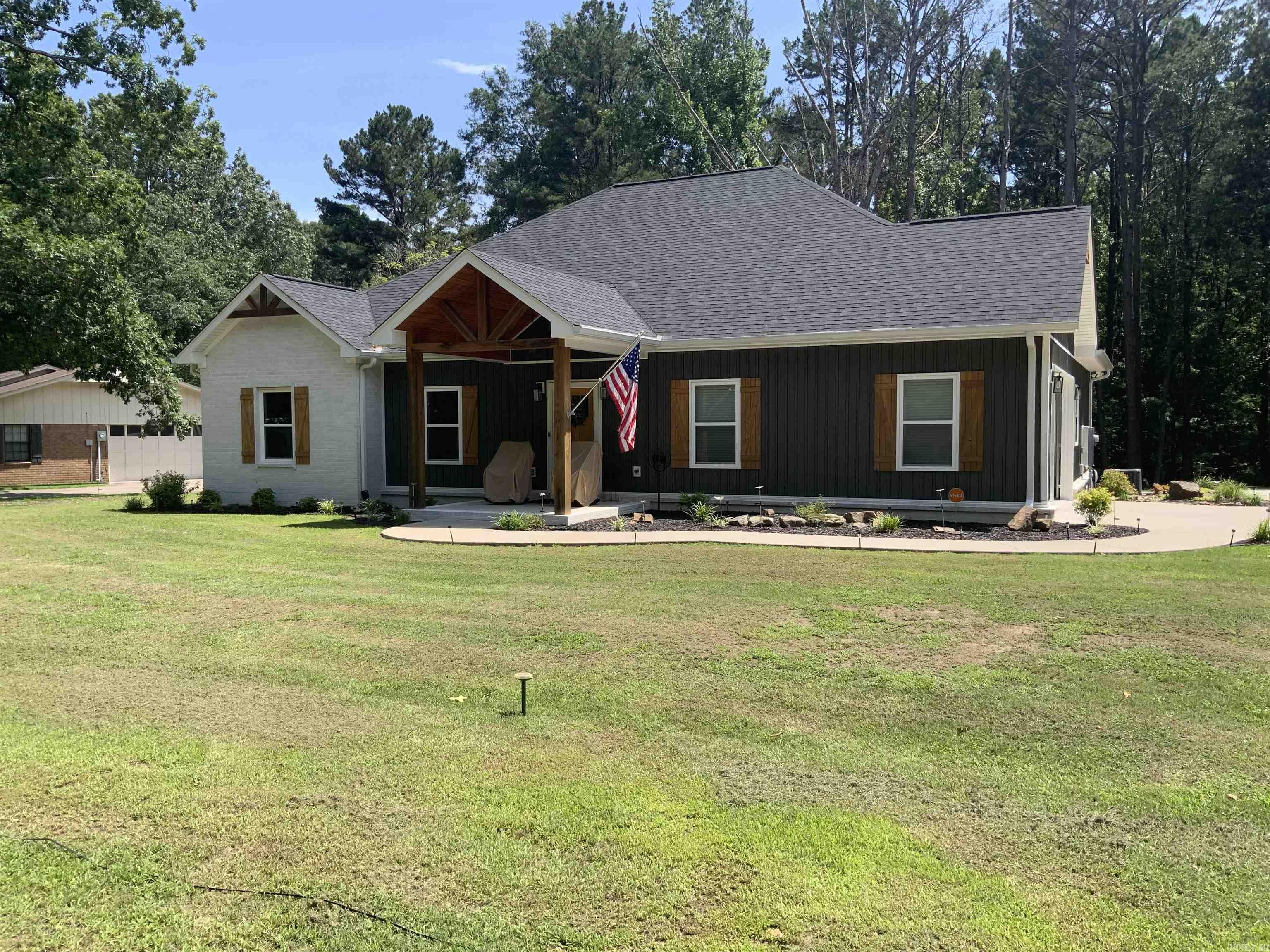 2422 Meadow Pond  White Hall, AR