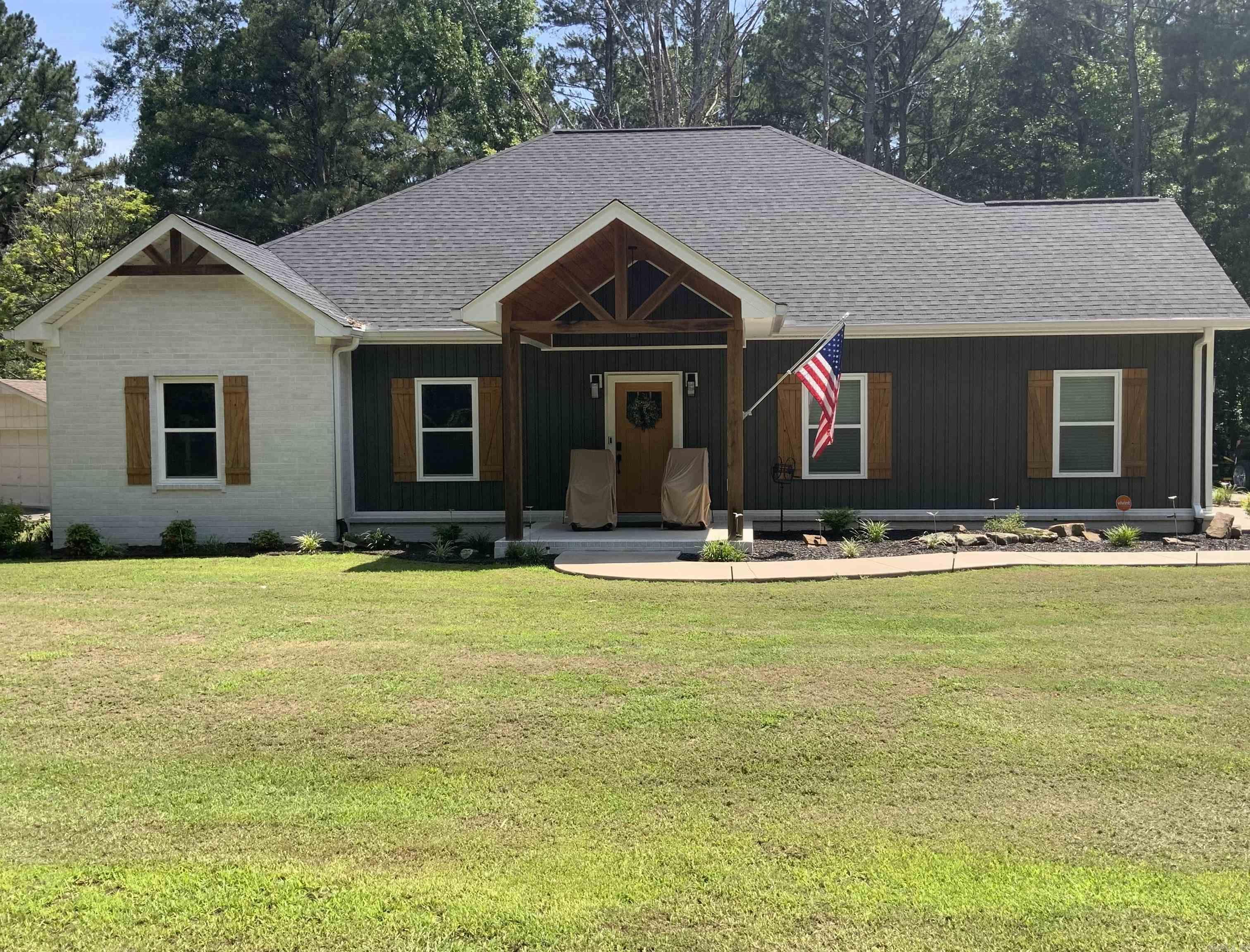 2422 Meadow Pond  White Hall, AR